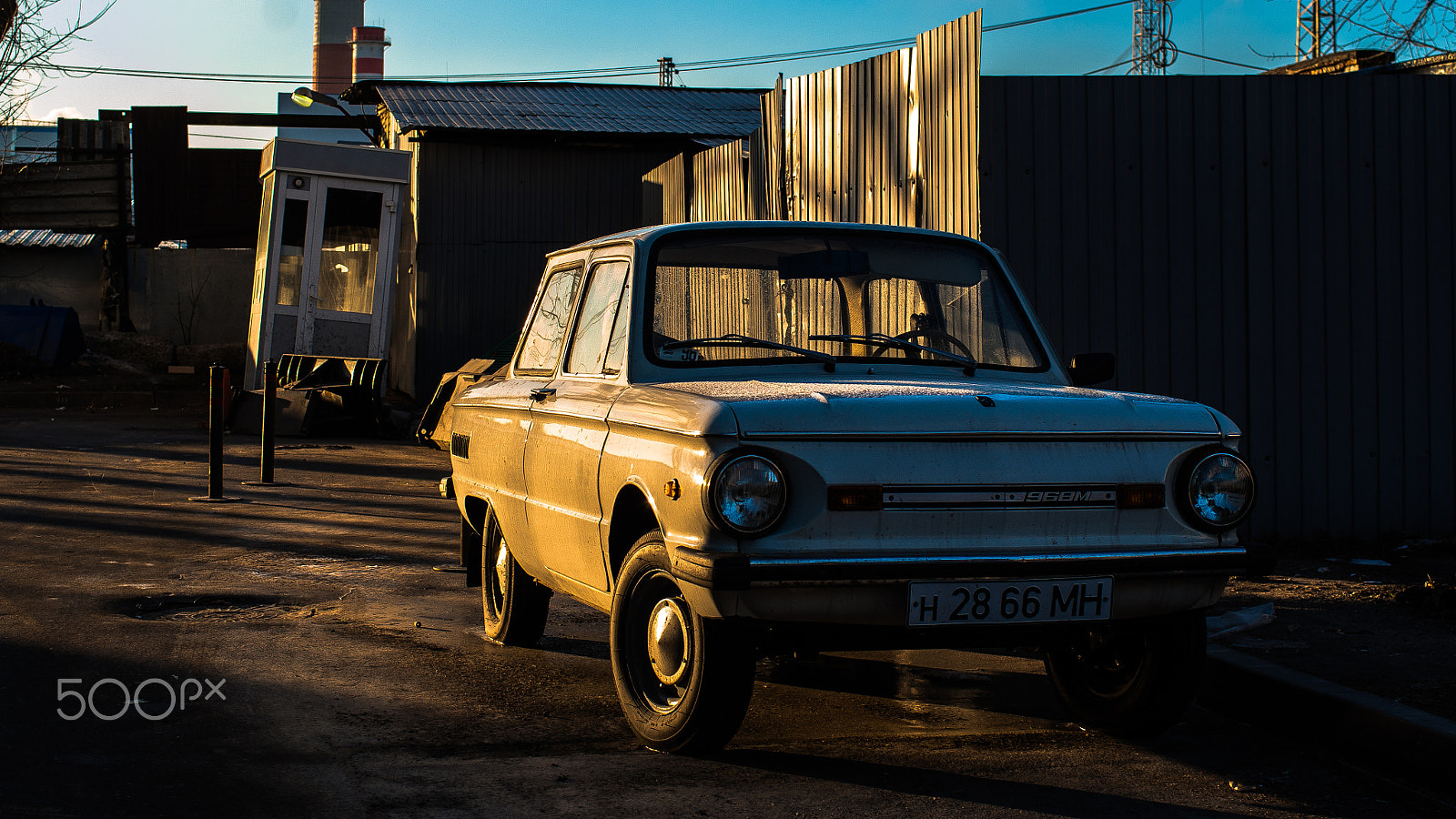 Pentax K-01 + HD Pentax DA 35mm F2.8 Macro Limited sample photo. Old car manufactured in soviet era photography