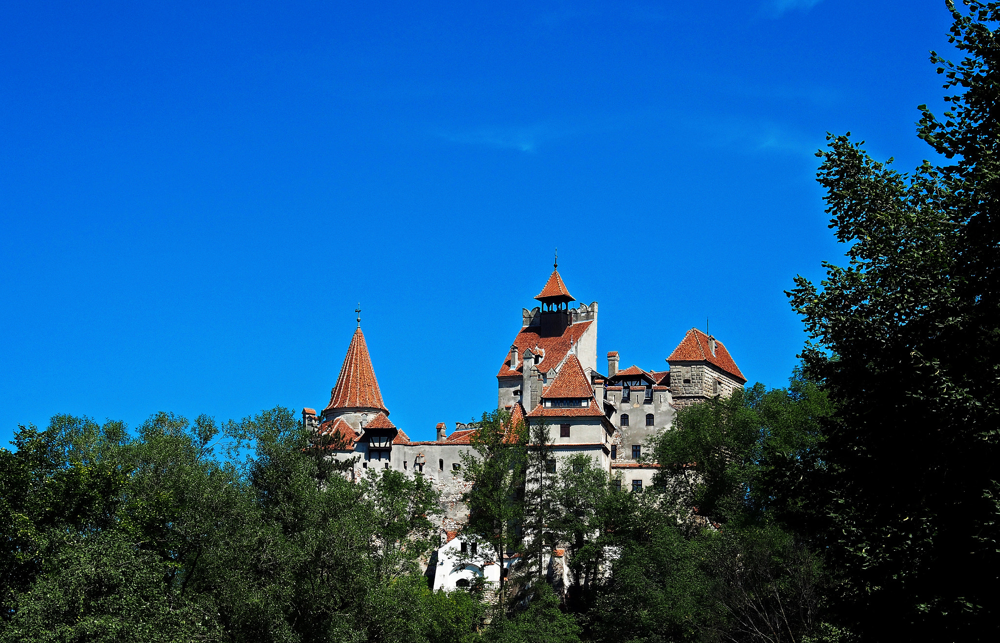 OLYMPUS M.14-150mm F4.0-5.6 II sample photo. Bran castle romania photography