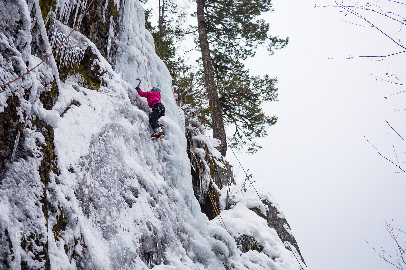 Panasonic Lumix DMC-GH4 + Panasonic Lumix G 20mm F1.7 ASPH sample photo. Ice climbing photography