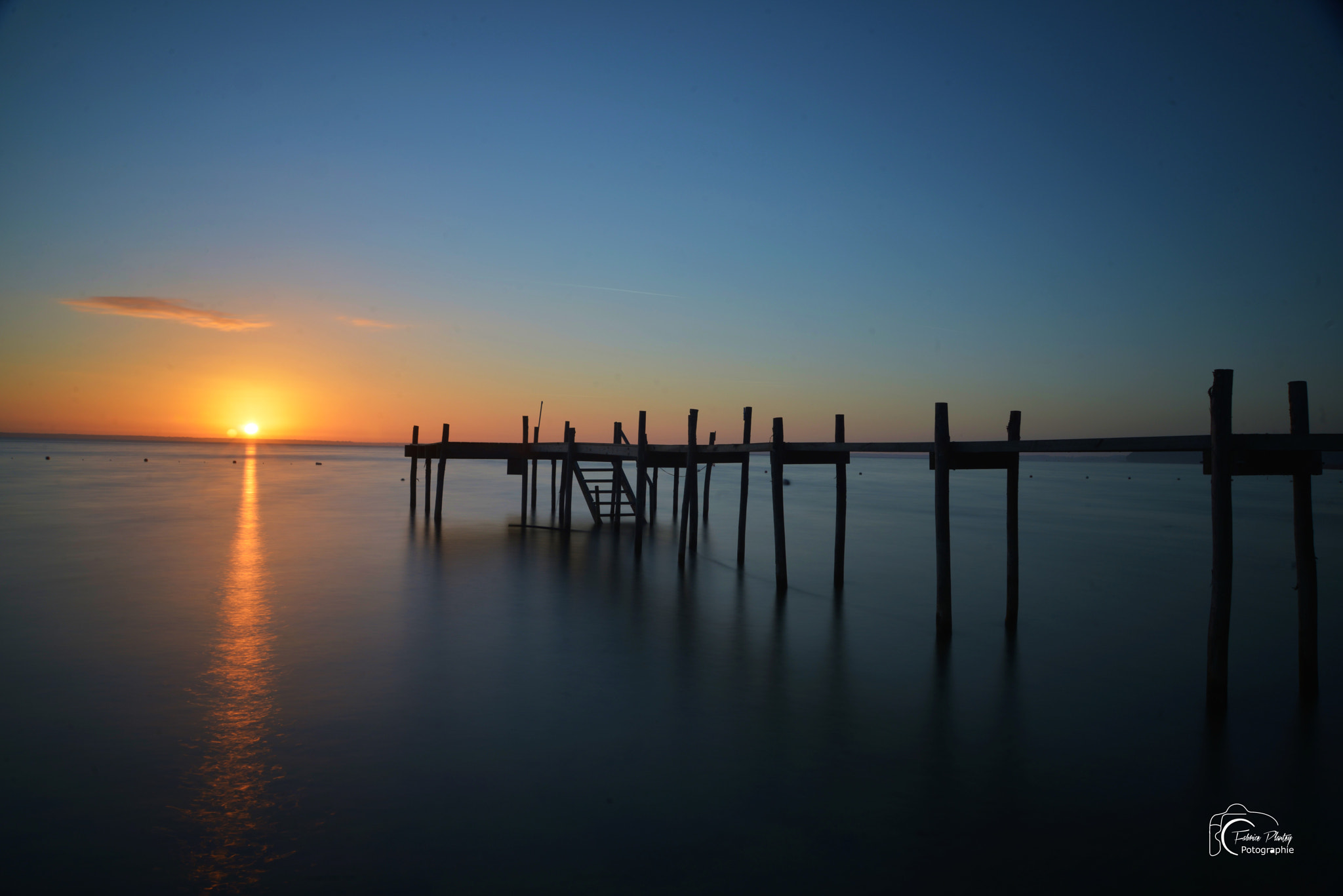 AF Zoom-Nikkor 24-120mm f/3.5-5.6D IF sample photo. Cazaux city photography