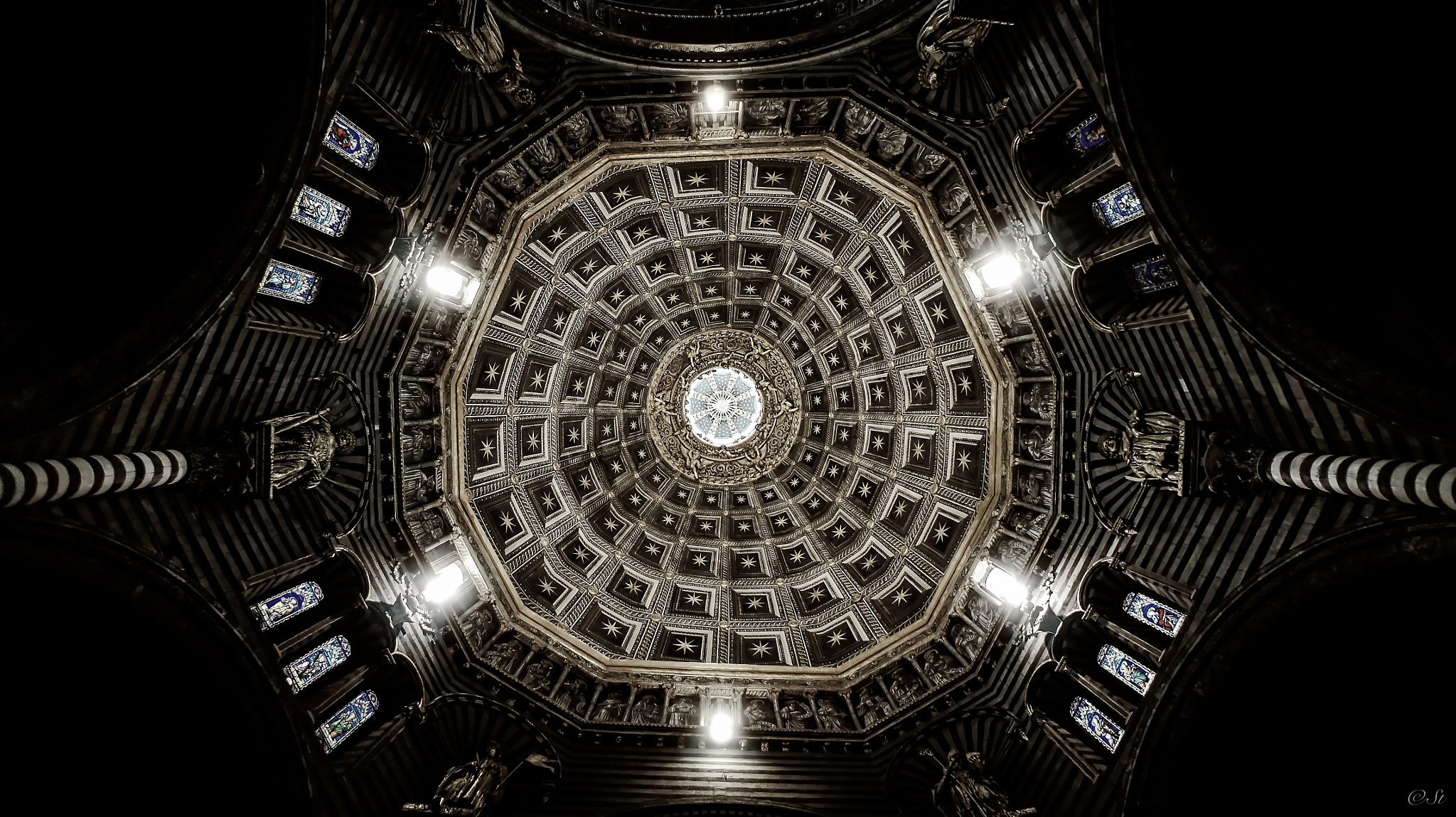 Sony Alpha NEX-3 + Sony E 16mm F2.8 sample photo. Dome photography