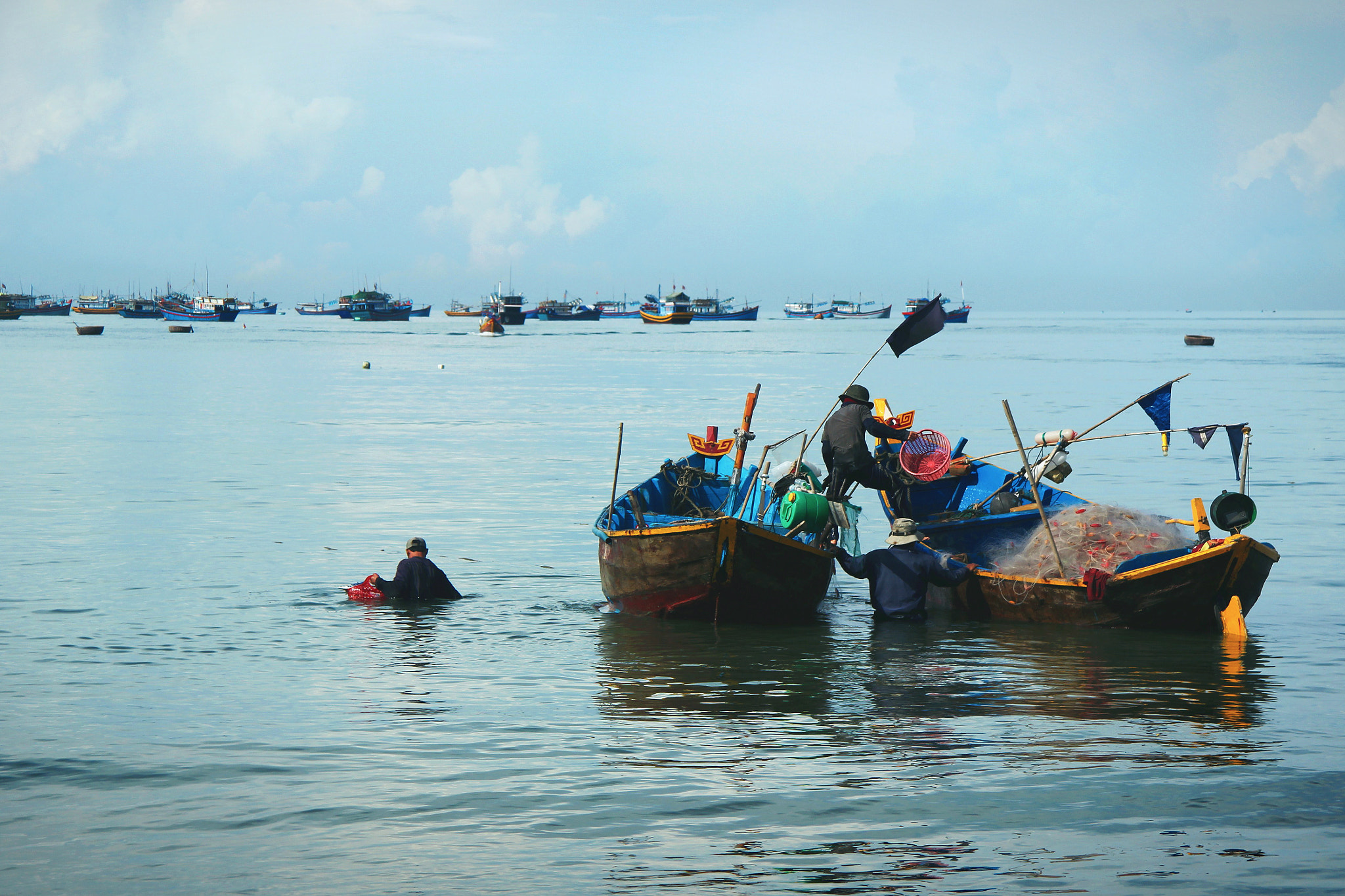 Canon EOS 550D (EOS Rebel T2i / EOS Kiss X4) sample photo. Blue morning photography