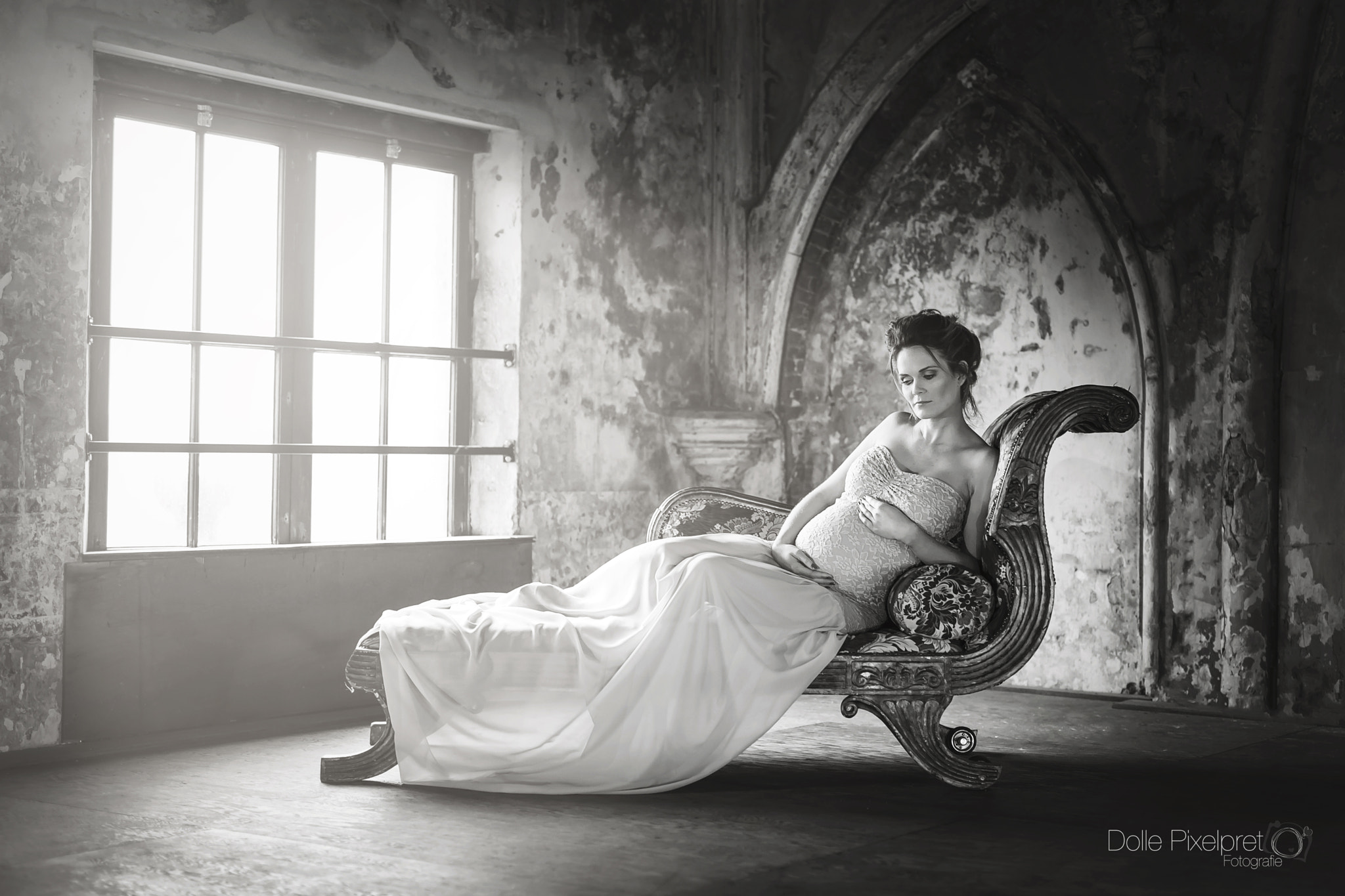 ZEISS Milvus 50mm F1.4 sample photo. Pregnant 'diva' photography