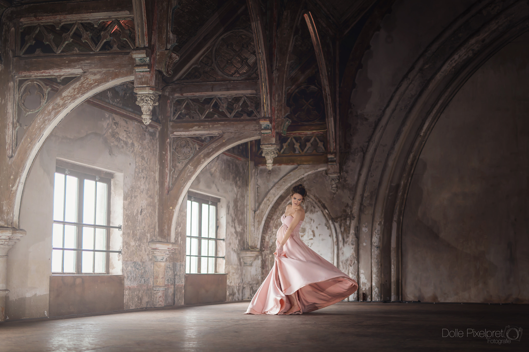 ZEISS Milvus 50mm F1.4 sample photo. Dancing mom-to-be photography