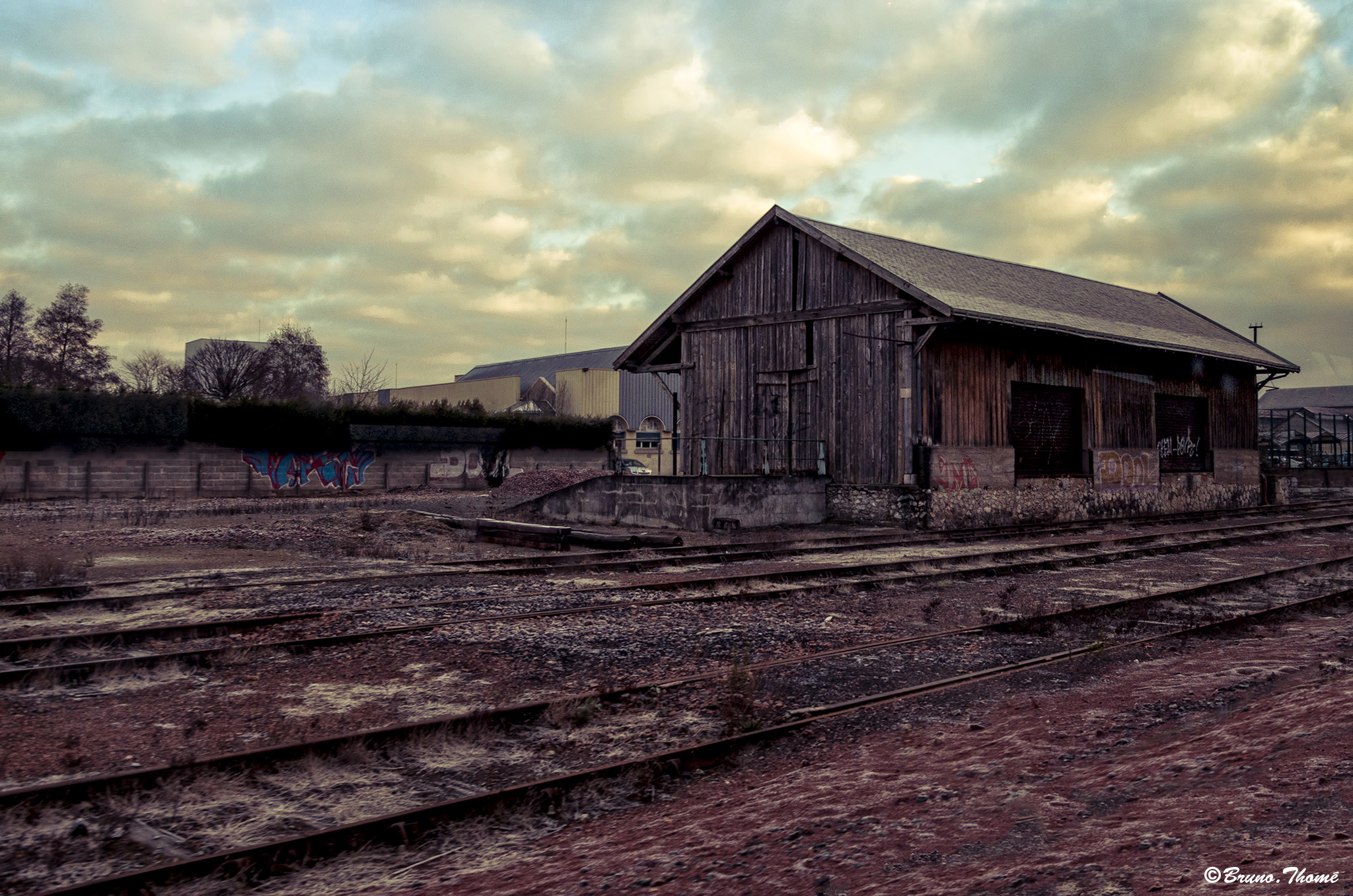 Sigma 17-50mm F2.8 EX DC HSM sample photo. Barn photography