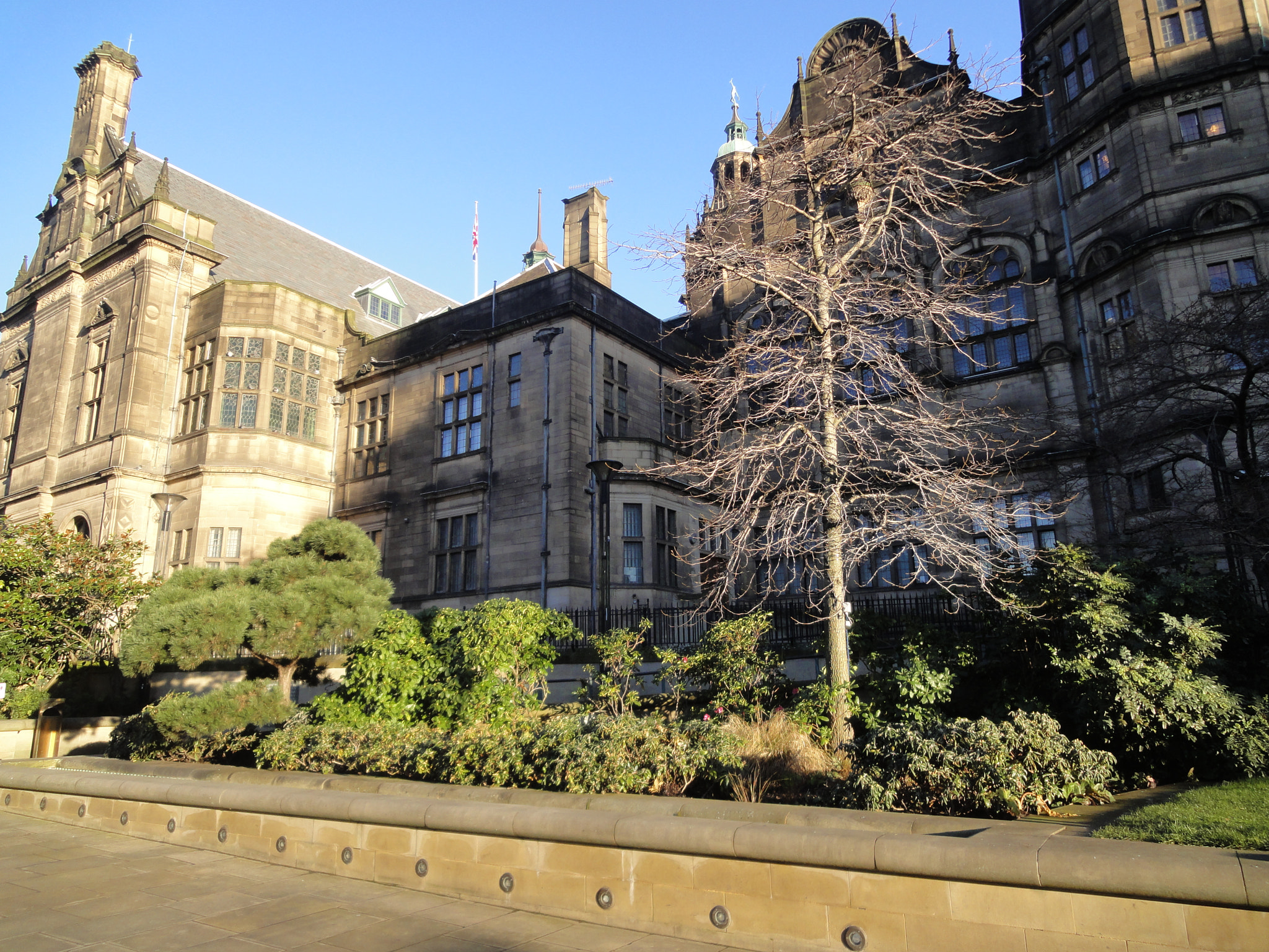 Sony DSC-WX5 sample photo. Sheffield peace gardens/town hall photography