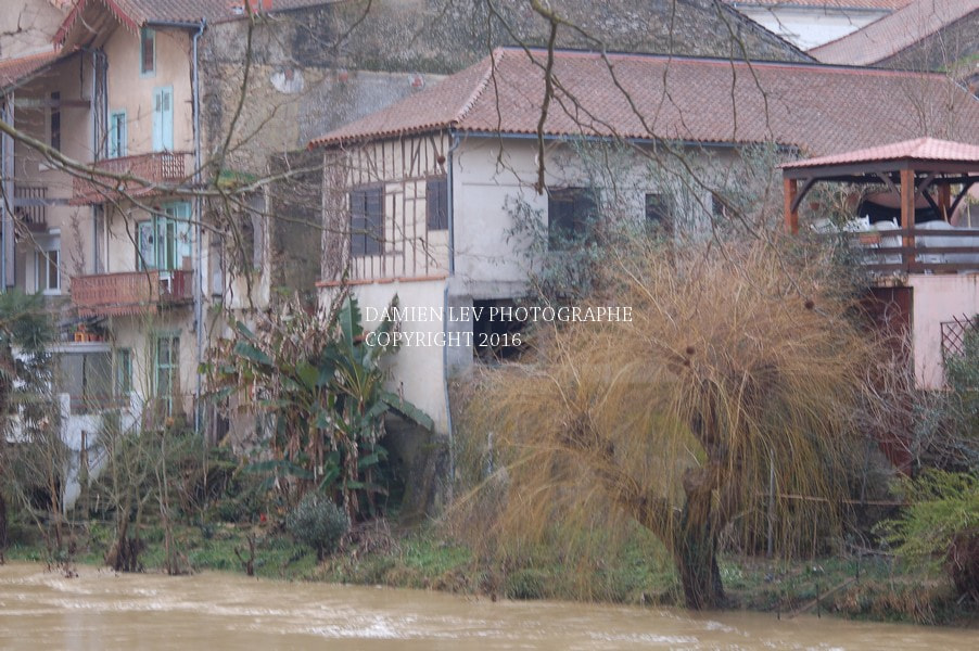 Nikon D50 + AF Nikkor 70-210mm f/4-5.6 sample photo. La crue sur plaisance photography