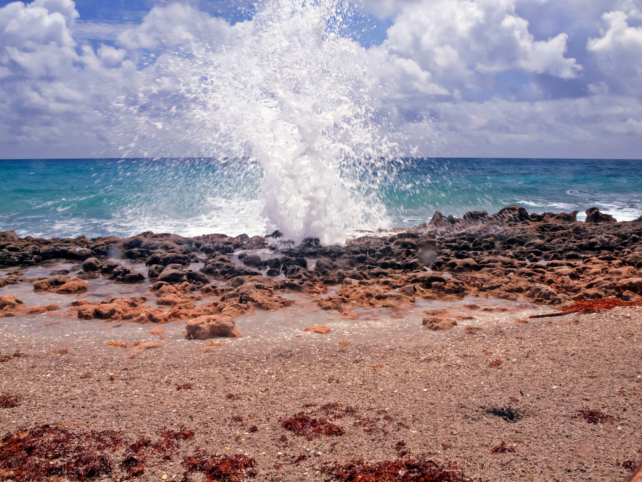 Olympus E-600 (EVOLT E-600) + OLYMPUS 14-42mm Lens sample photo. Another big splash at blowing rocks photography