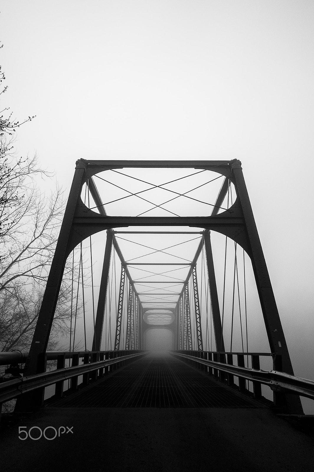 Nikon D70 + Nikon AF Nikkor 20mm F2.8D sample photo. Clays ferry bridge photography