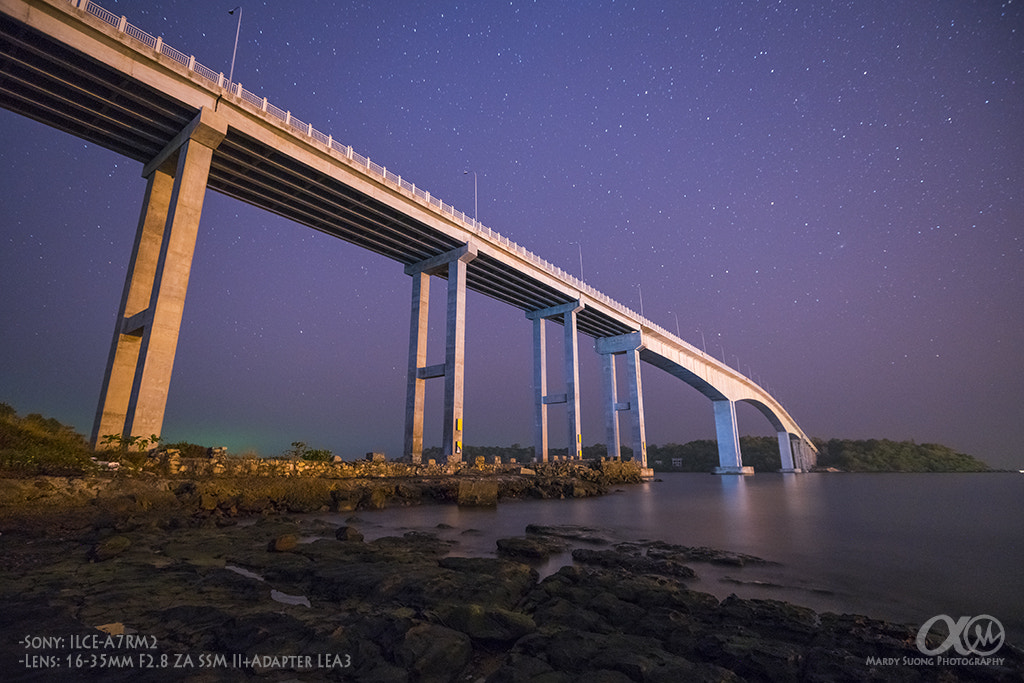 Sony Vario-Sonnar T* 16-35mm F2.8 ZA SSM II sample photo. A bridge and a million star ! (ខេត្តព្រះសីហនុ) photography