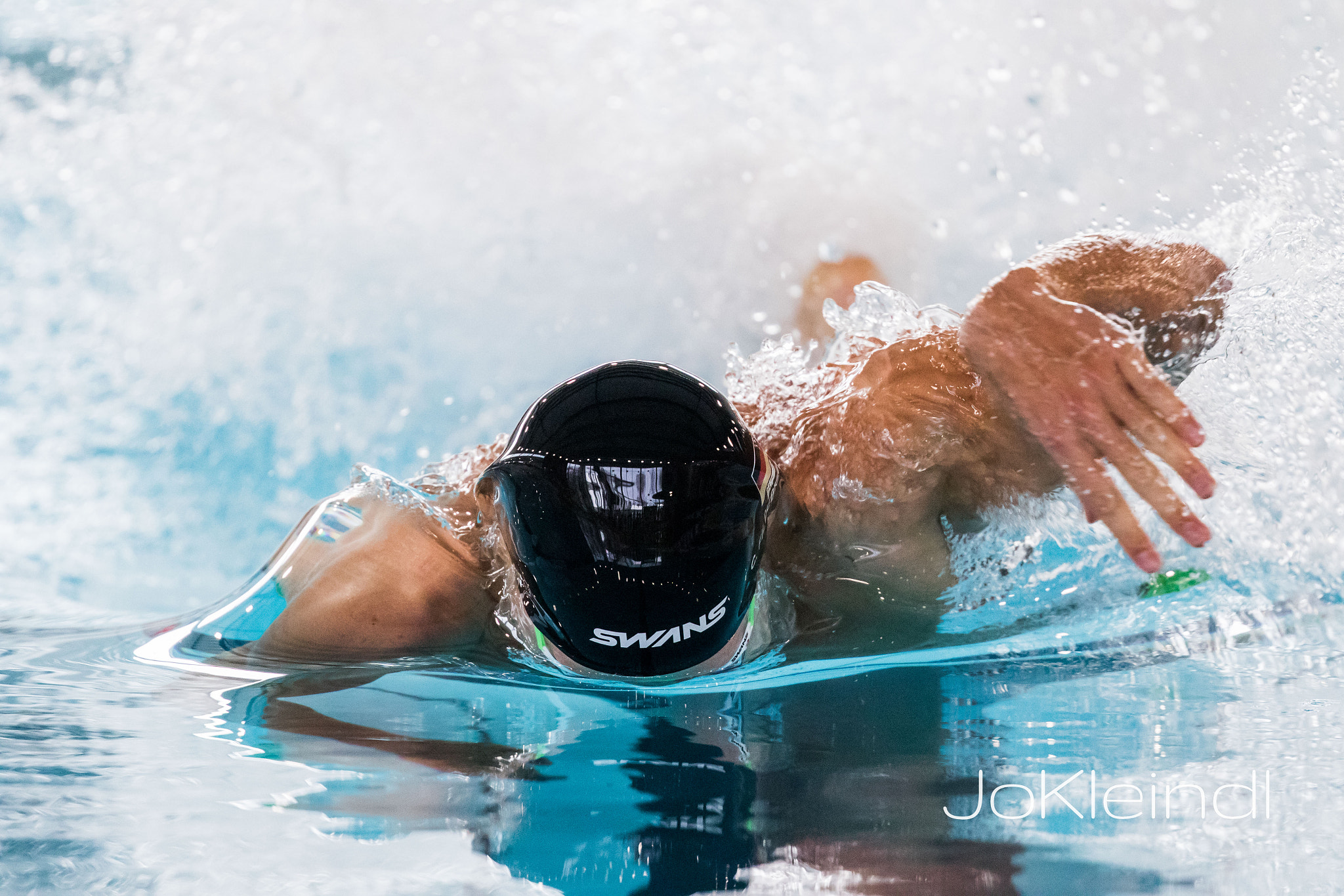 Canon EOS 7D Mark II + Canon EF 400mm F4 DO IS II USM sample photo. Swans freestyle photography