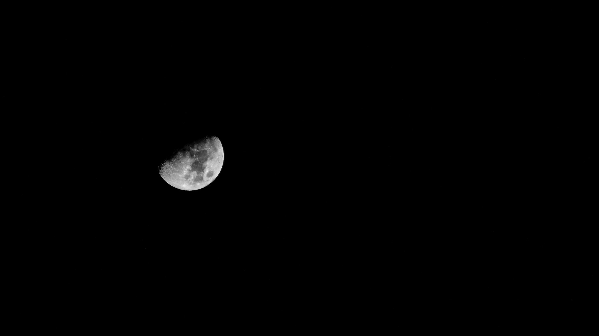 Sony Alpha NEX-3N + Sony DT 50mm F1.8 SAM sample photo. The moon photography