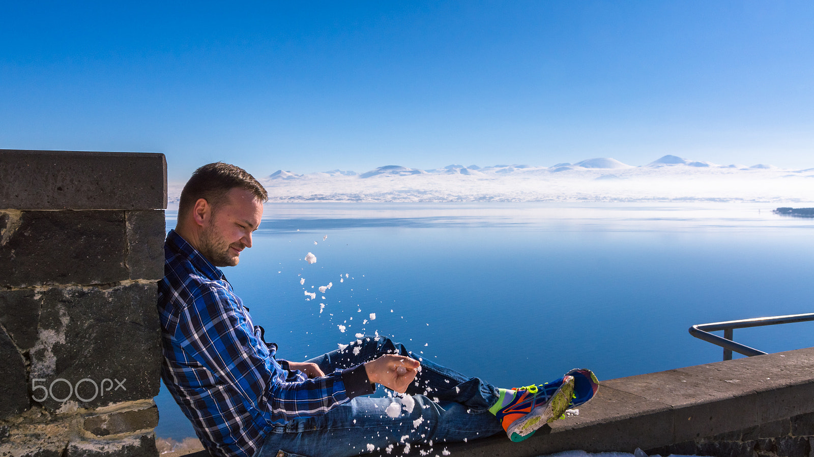 Sony SLT-A55 (SLT-A55V) sample photo. Snowball at sevan lake photography