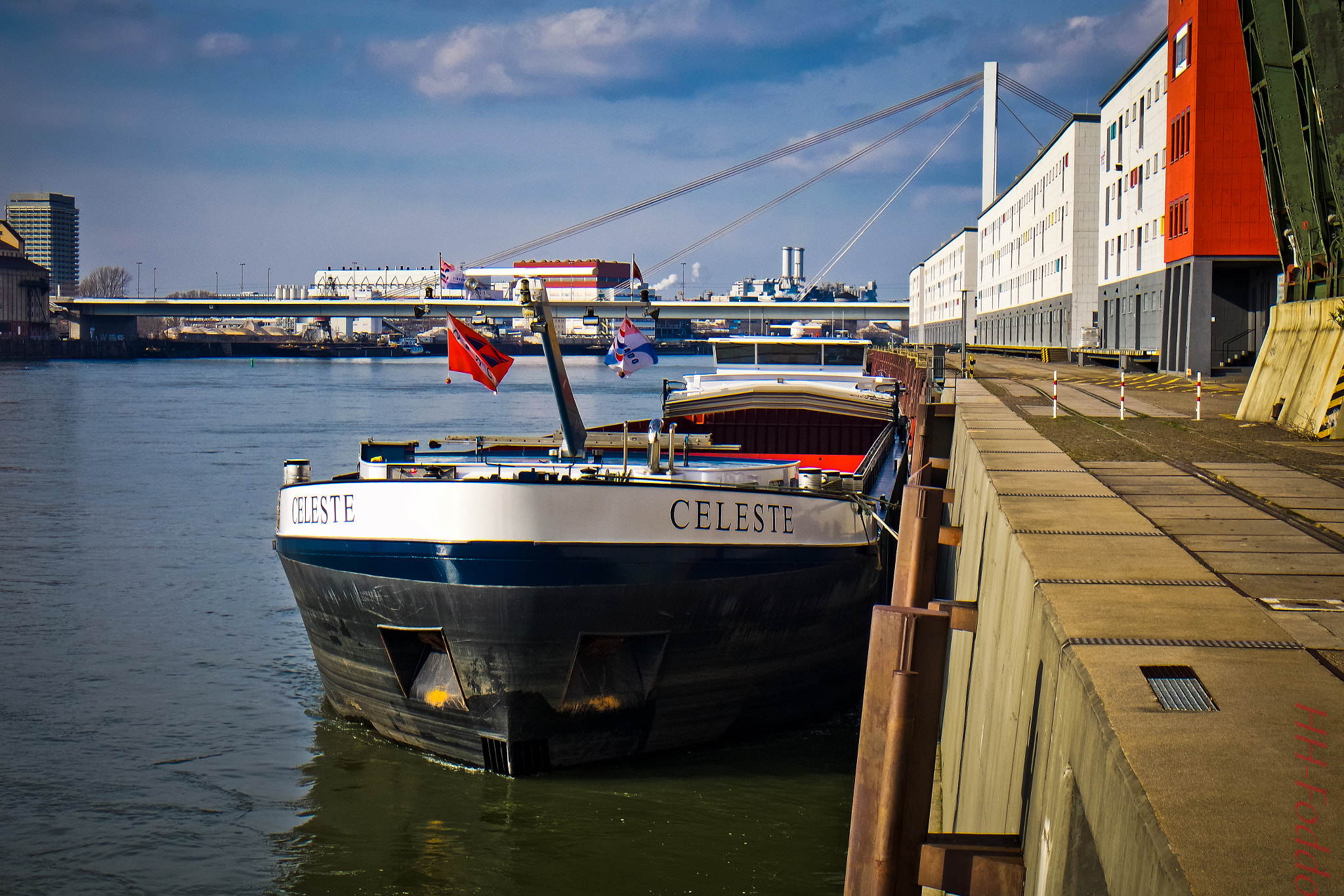 Samsung NX-M 9-27mm F3.5-5.6 ED OIS sample photo. Celeste 2 photography