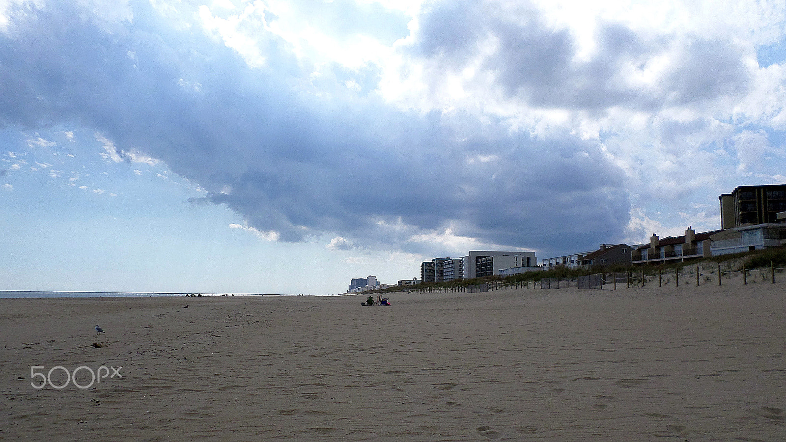 Samsung ST72/ST73 sample photo. Dark clouds over the beach photography