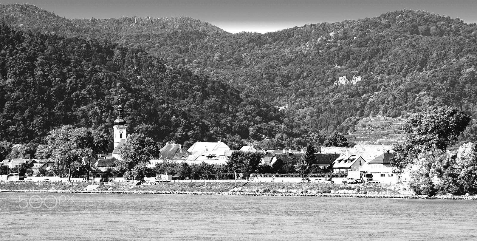 Sony 75-300mm F4.5-5.6 sample photo. Loiben in der wachau photography