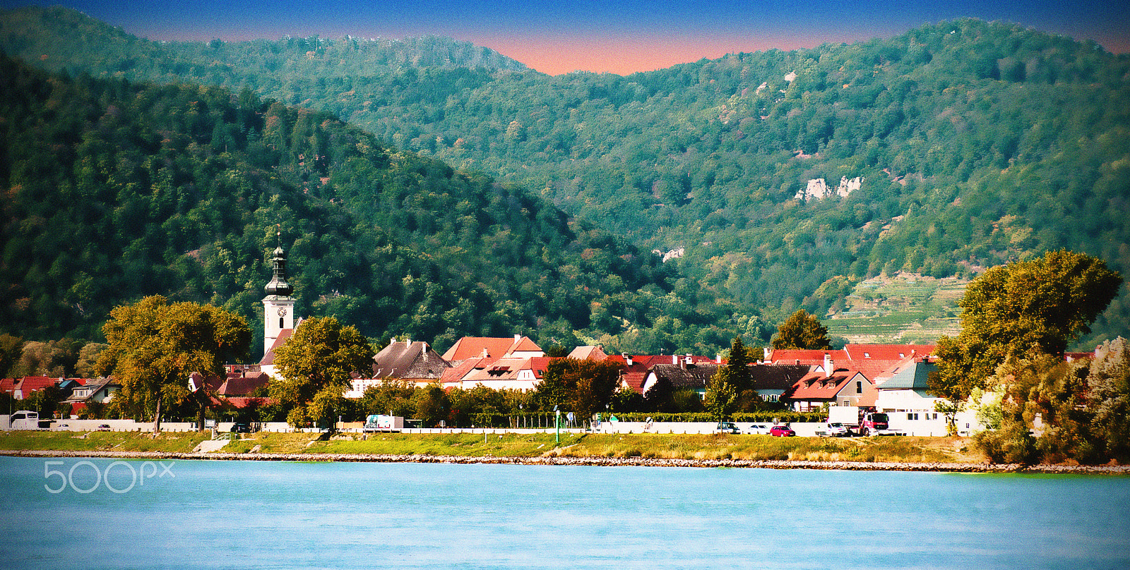 Sony 75-300mm F4.5-5.6 sample photo. Loiben in der wachau photography