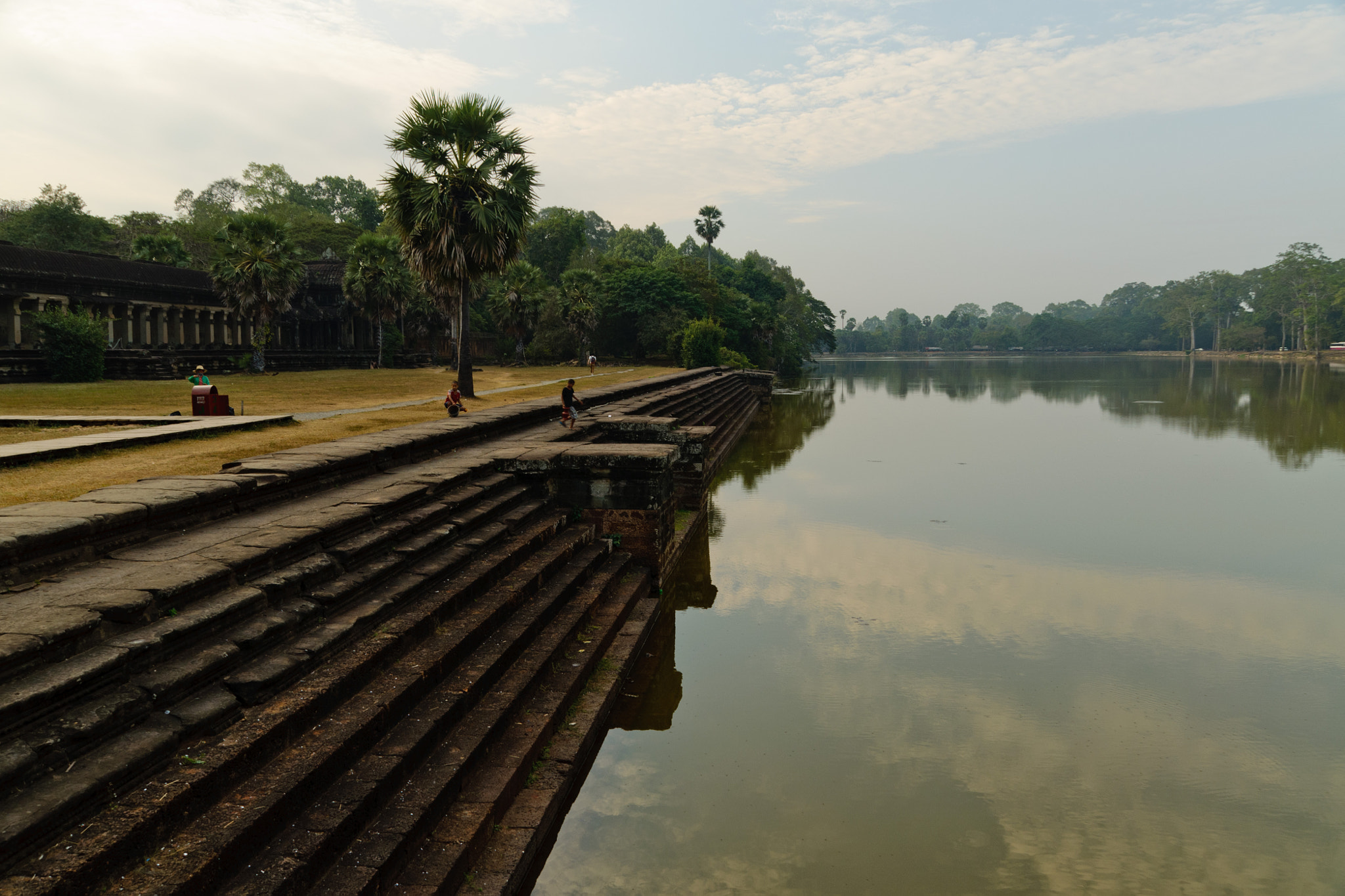 Sigma 18-200mm F3.5-6.3 II DC OS HSM sample photo. Morning in angkor photography