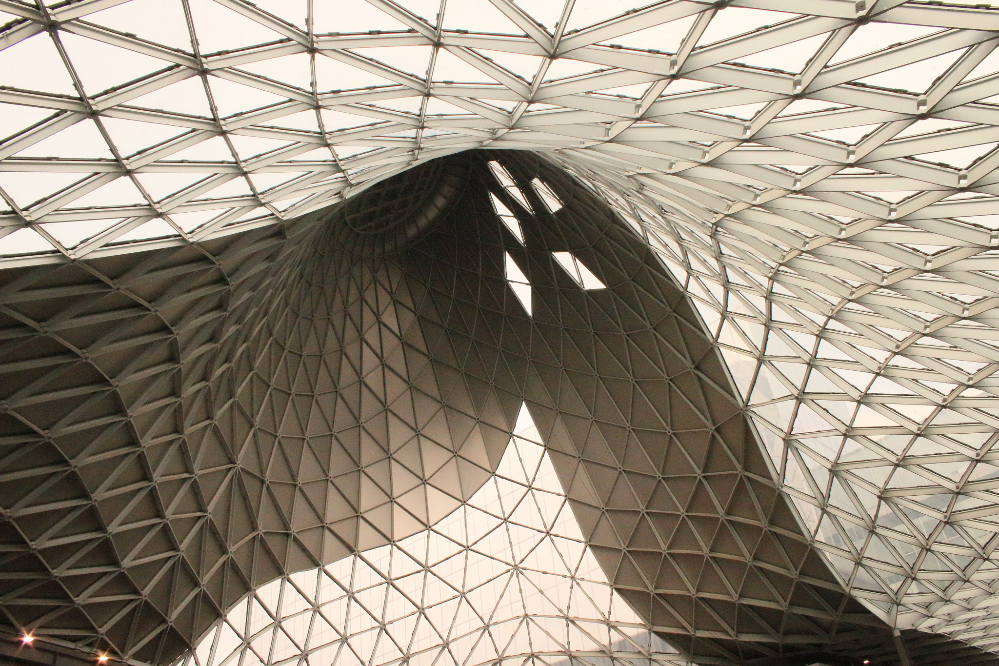Canon EF-S 18-55mm F3.5-5.6 sample photo. Milano expo photography