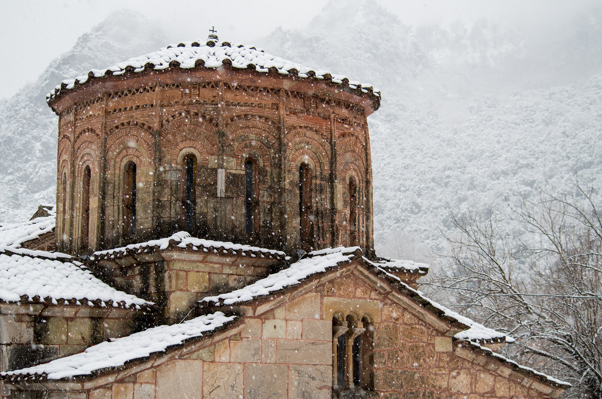 smc PENTAX-DA L 55-300mm F4-5.8 ED sample photo. Porta panagia church (greece) photography