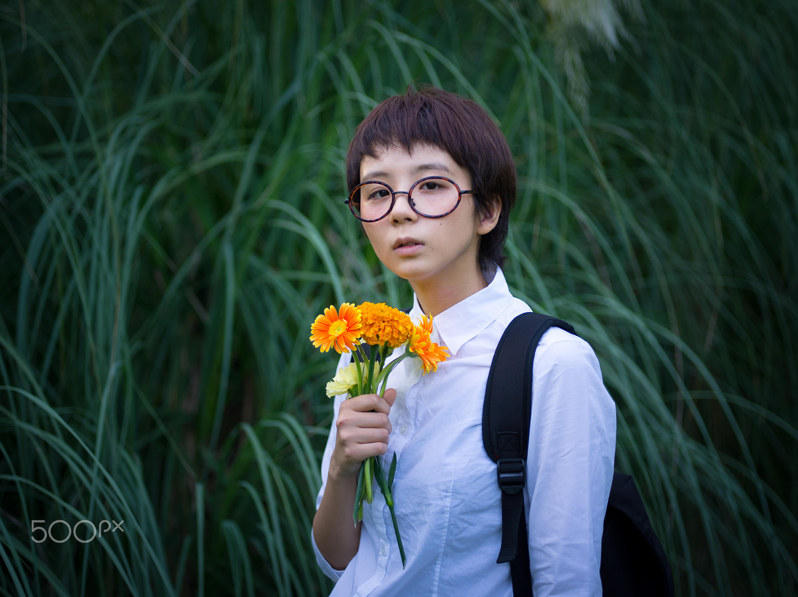 Pentax 645D + smc PENTAX-FA645 75mm F2.8 sample photo. Flowers and a girl photography