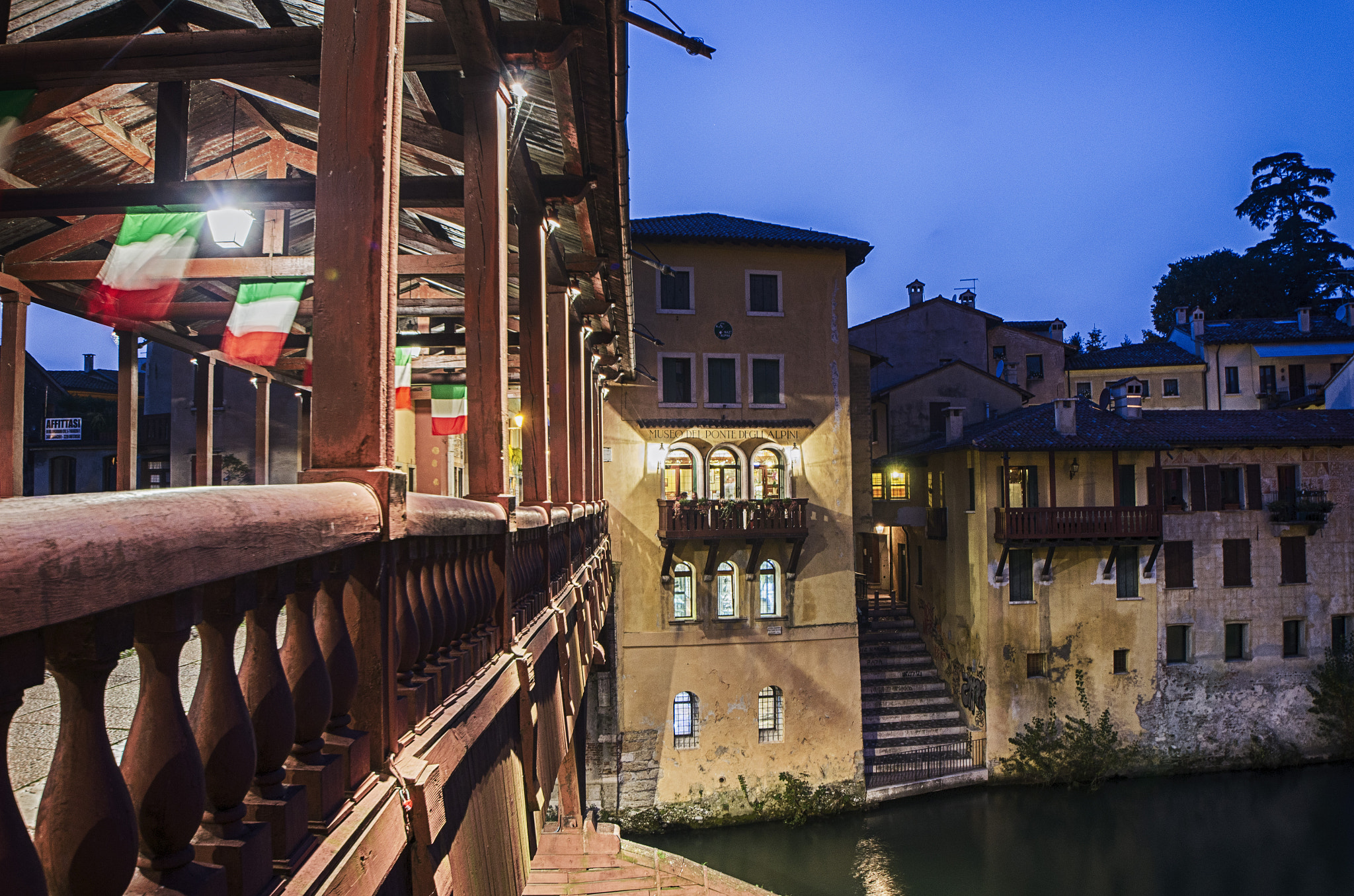 Sigma 8-16mm F4.5-5.6 DC HSM sample photo. The old bridge, bassano del grappa photography
