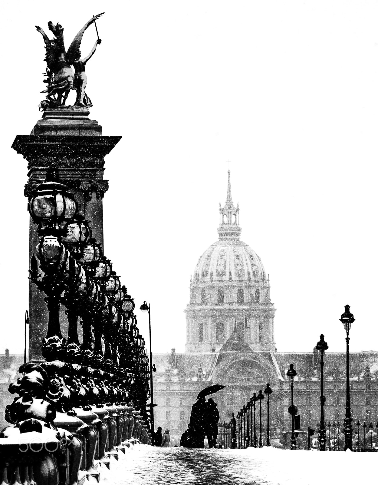 Canon EOS 1000D (EOS Digital Rebel XS / EOS Kiss F) sample photo. Paris love in snow photography