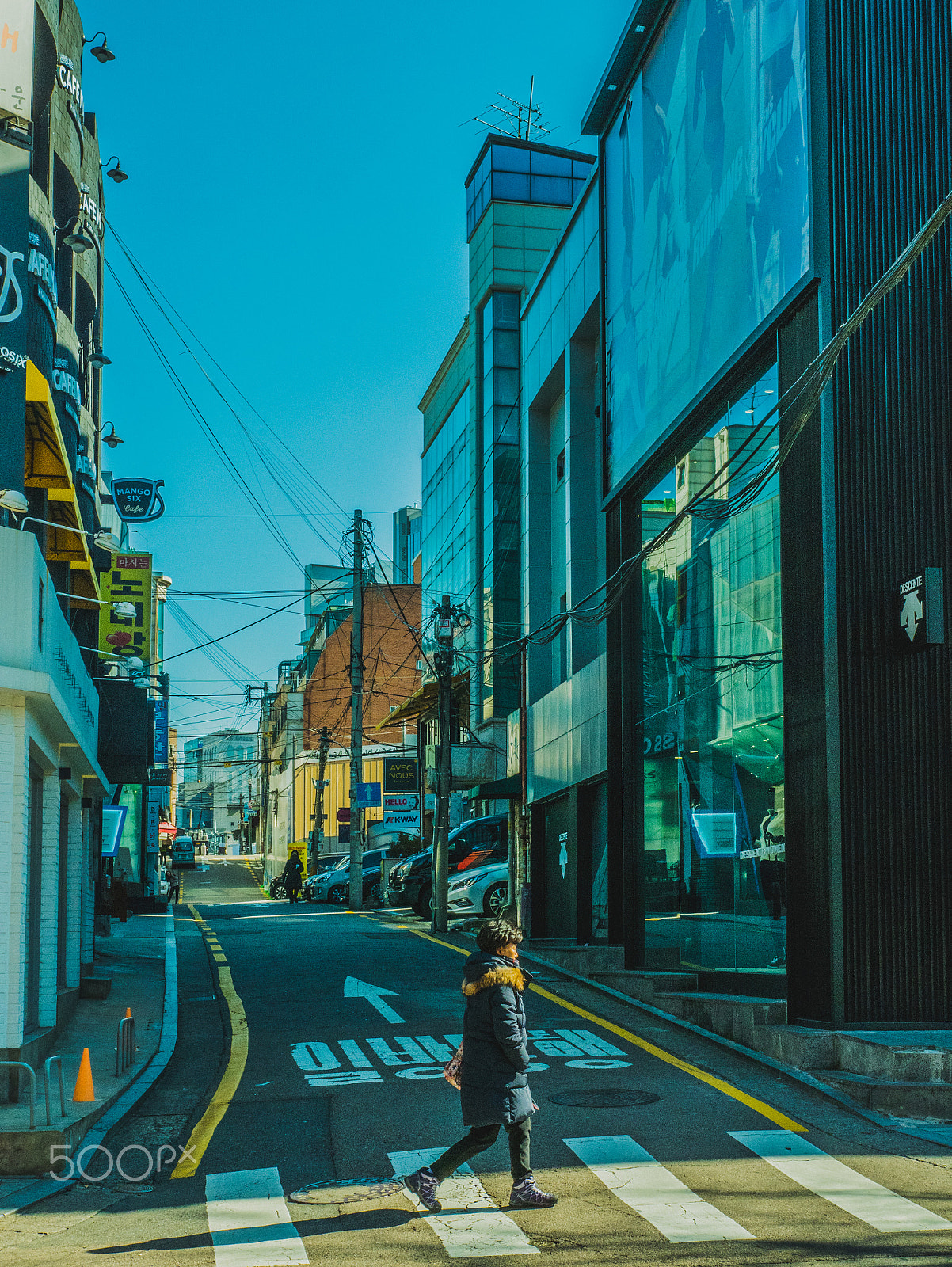 Panasonic Lumix DMC-GM5 + Panasonic Leica DG Summilux 25mm F1.4 II ASPH sample photo. The little street in seoul photography