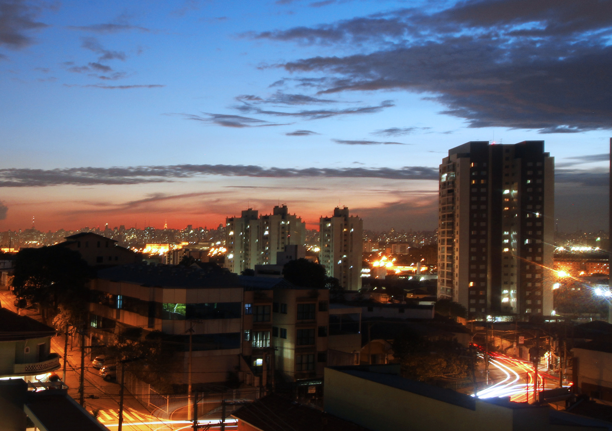 Canon EF-S 10-18mm F4.5–5.6 IS STM sample photo. The suns down the lights up! photography