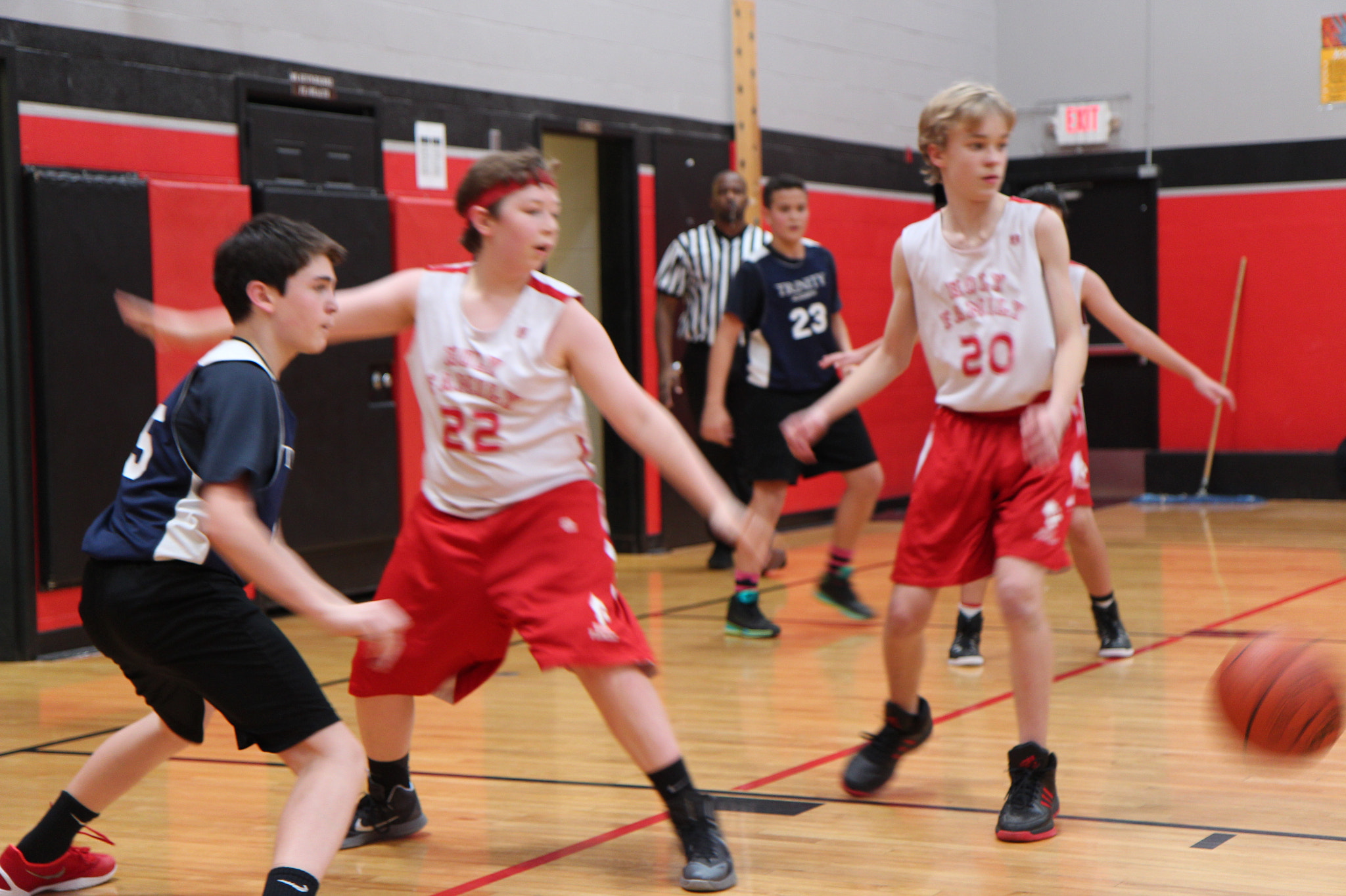 Canon EOS 650D (EOS Rebel T4i / EOS Kiss X6i) sample photo. Jr high game-feb 6 photography