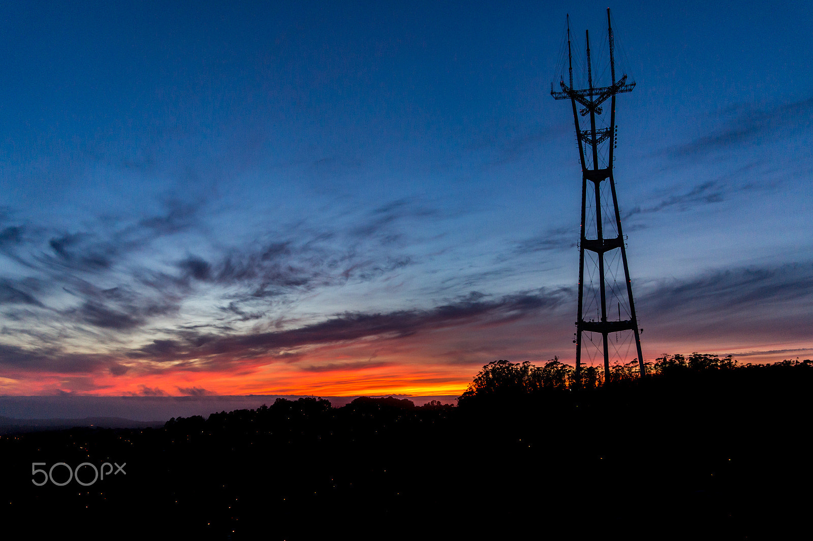 Sony Alpha a5000 (ILCE 5000) + Sony E 18-200mm F3.5-6.3 OSS sample photo. Sutro tower at sunset photography