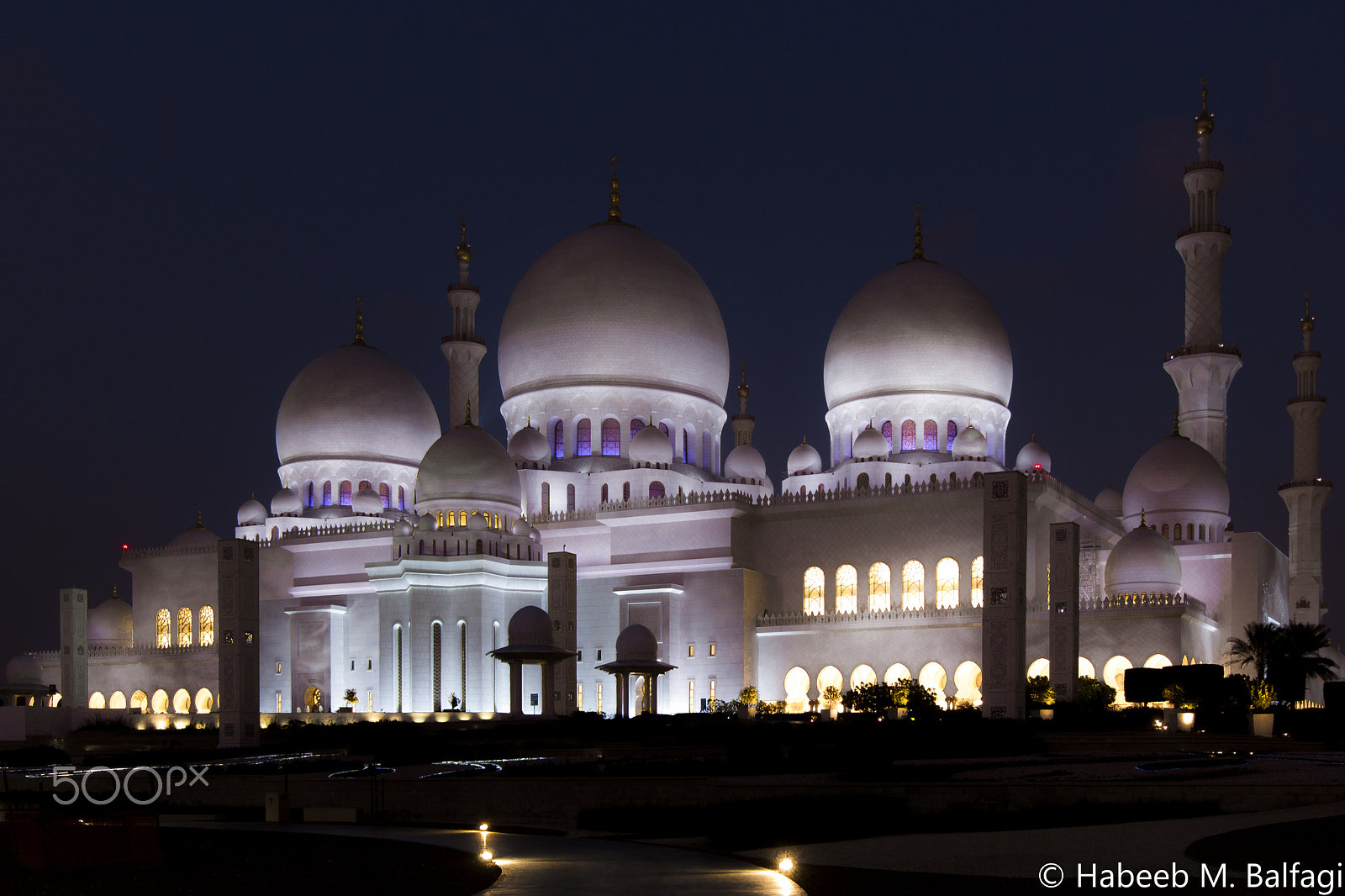 Canon EOS 100D (EOS Rebel SL1 / EOS Kiss X7) + Sigma 10-20mm F4-5.6 EX DC HSM sample photo. Sheikh zayed mosque photography