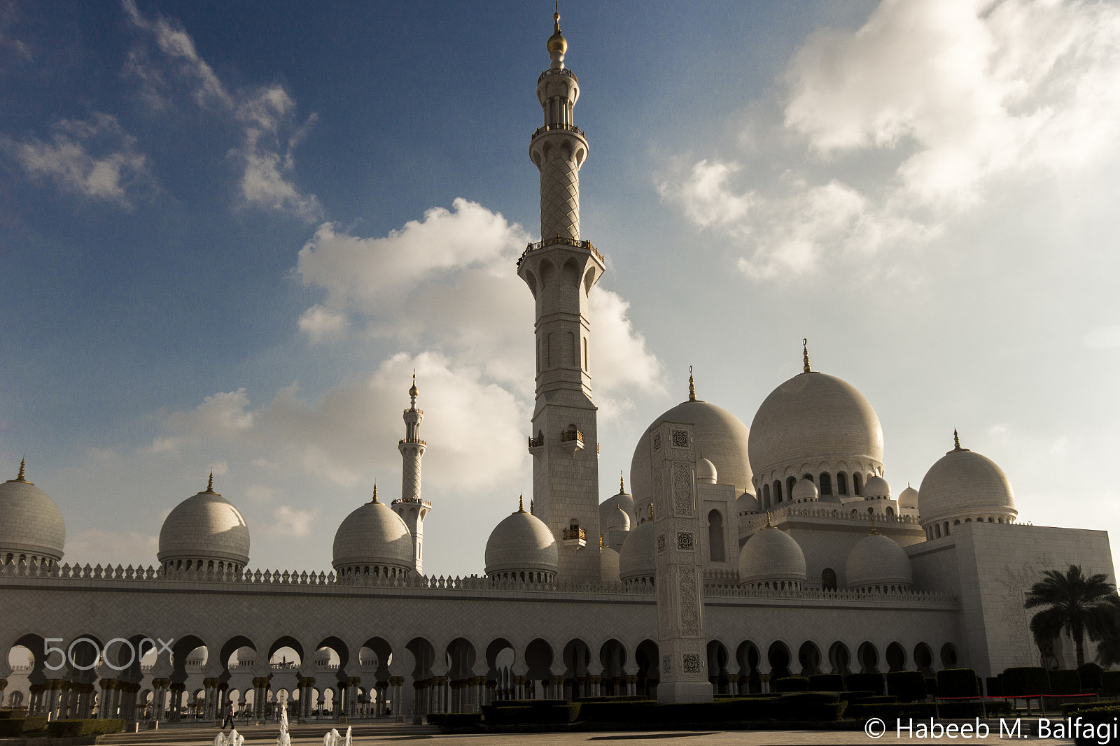 Canon EOS 100D (EOS Rebel SL1 / EOS Kiss X7) + Sigma 10-20mm F4-5.6 EX DC HSM sample photo. Sheikh zayed mosque photography