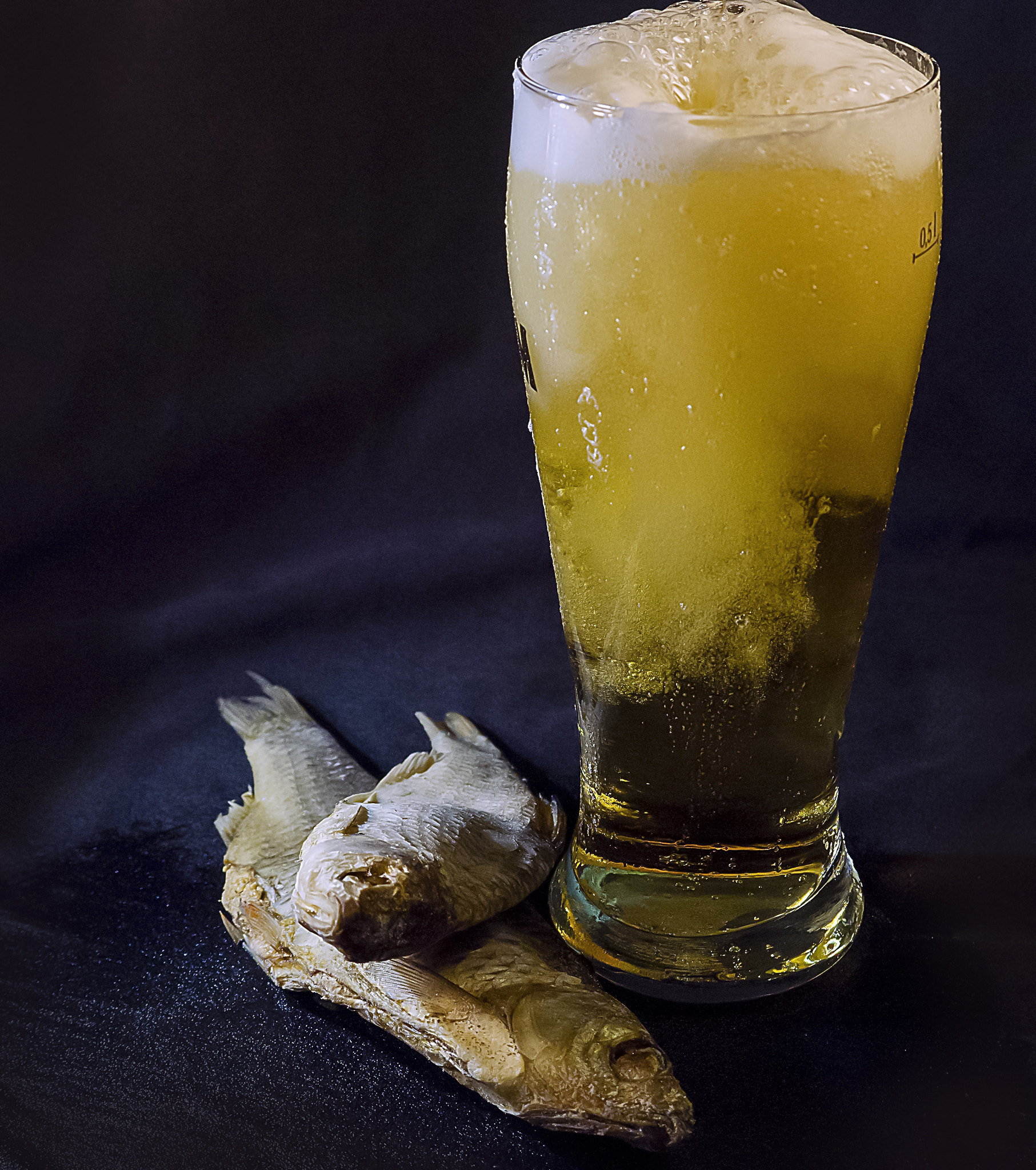 Sony SLT-A58 + Sony DT 30mm F2.8 Macro SAM sample photo. Beer and fish... photography
