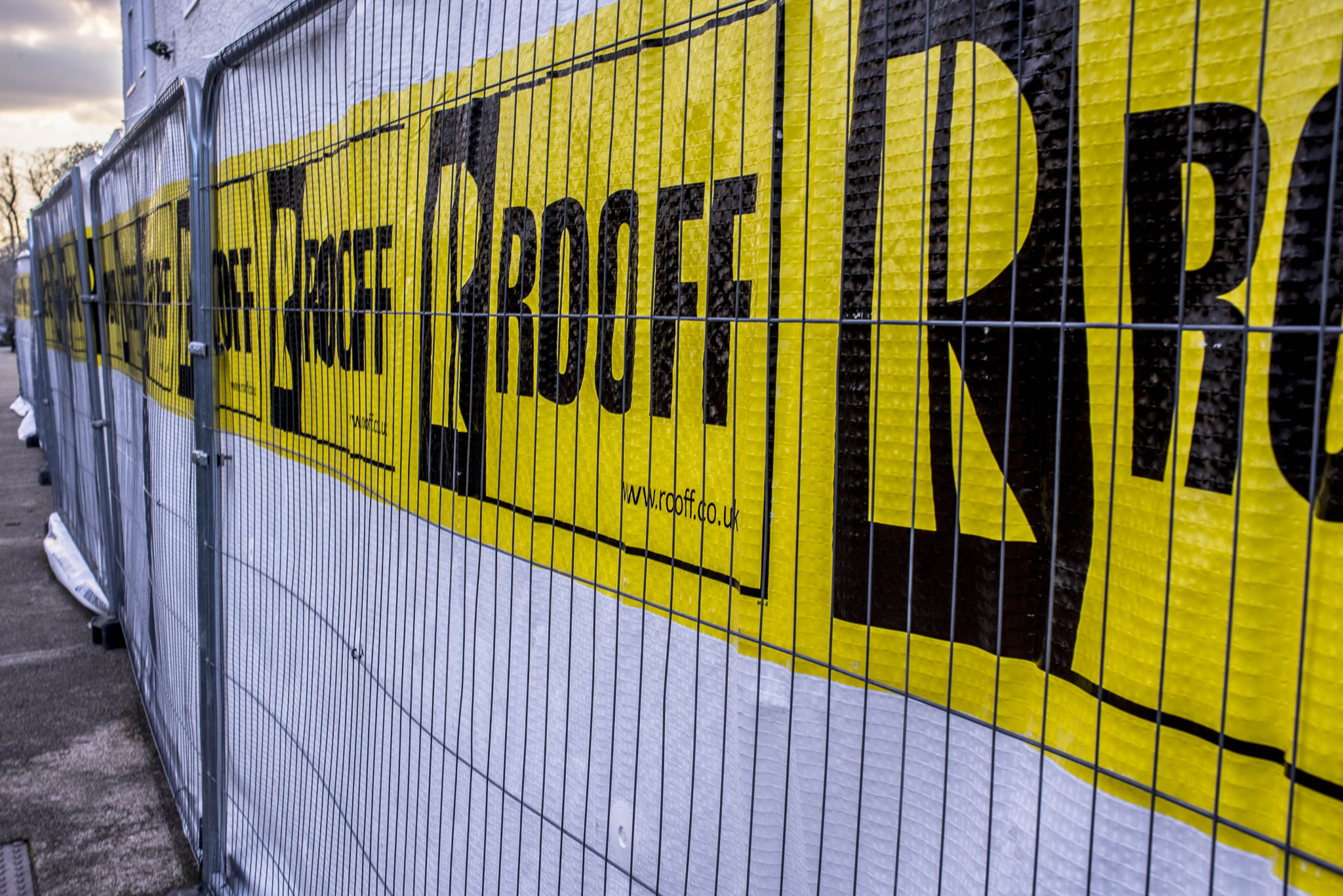 AF Zoom-Nikkor 35-105mm f/3.5-4.5 sample photo. But that's a fence... photography
