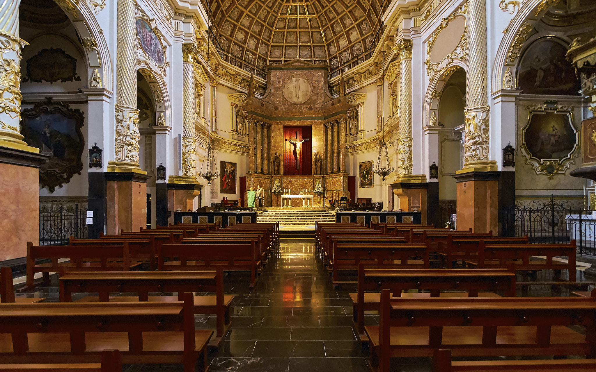 Fujifilm X-T1 + Tokina AT-X Pro 11-16mm F2.8 DX II sample photo. Iglesia de san martín obispo y san antonio abad - valencia photography