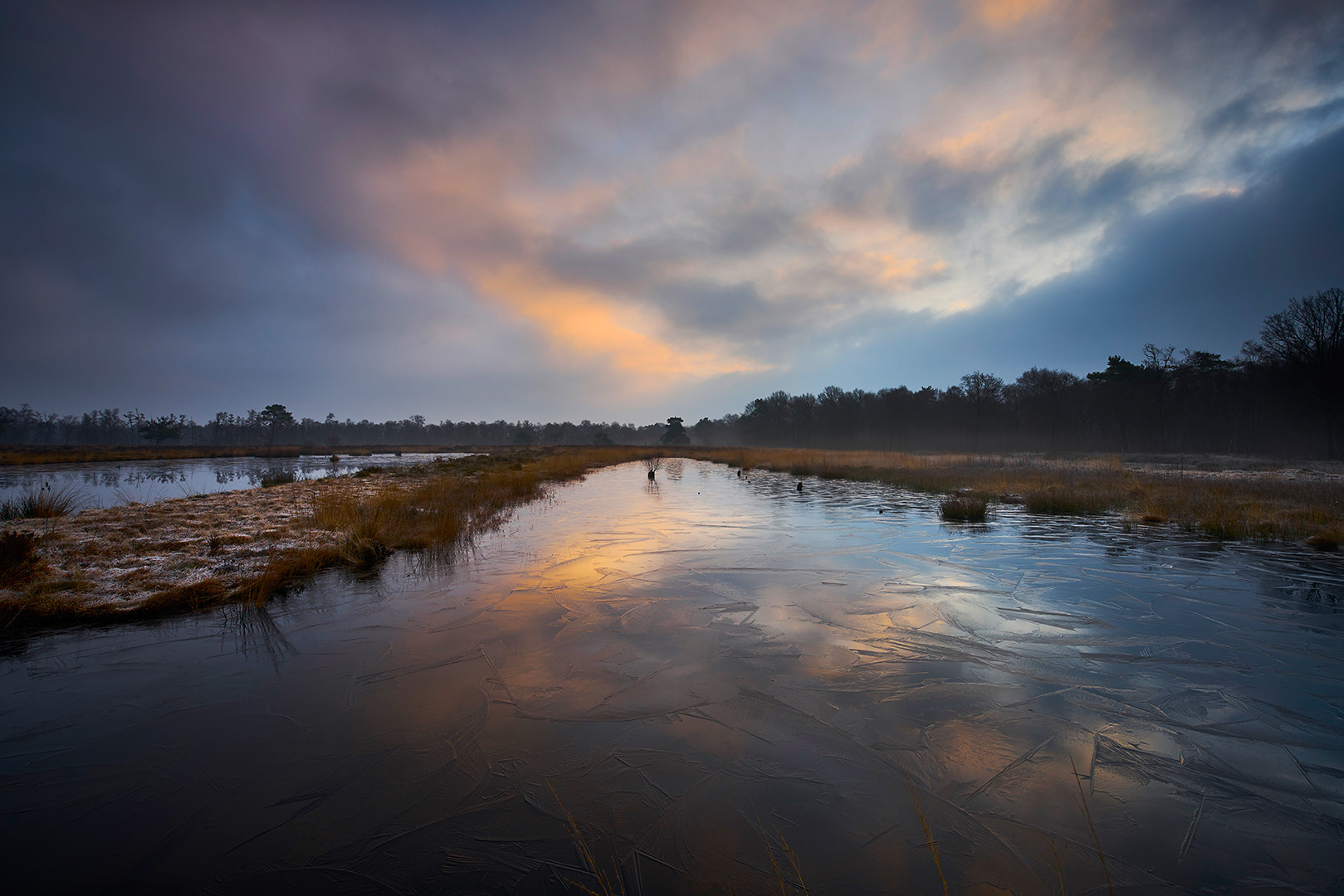 16-35mm F4 G SSM OSS sample photo. Before sunrise photography