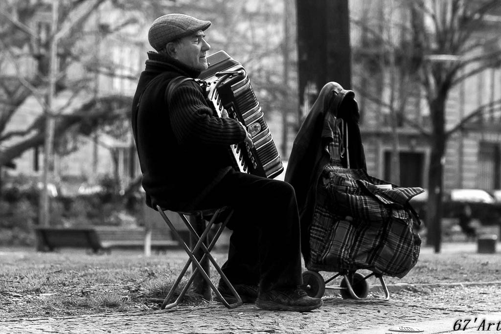 Canon EOS-1D Mark II sample photo. L'accordéoniste ... photography