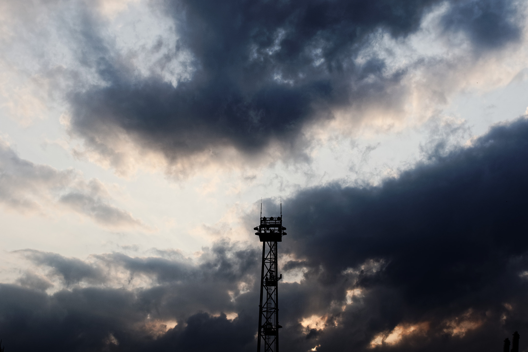 Canon EF 28mm F1.8 USM sample photo. Watch tower photography