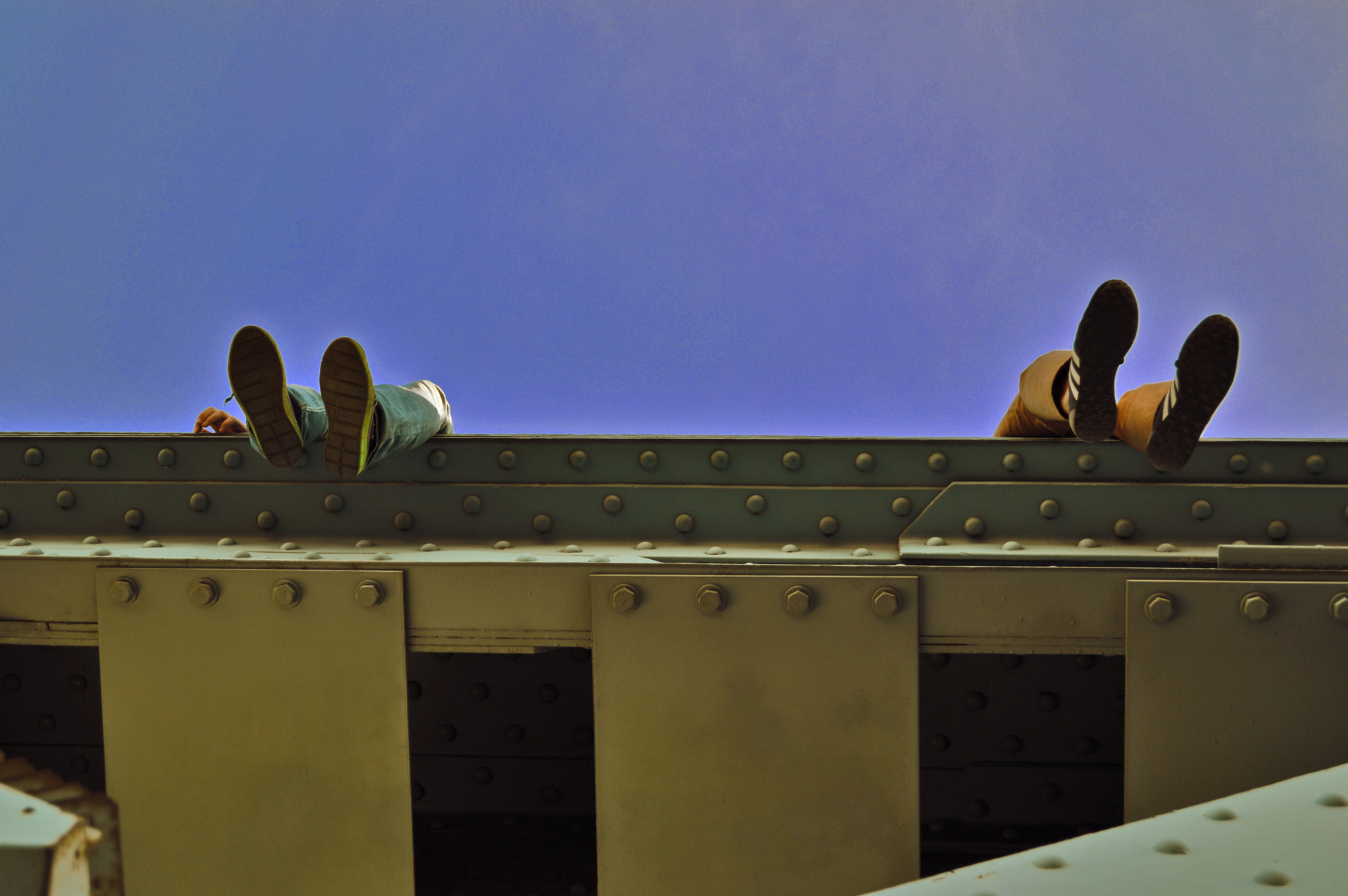 AF Zoom-Nikkor 28-80mm f/3.3-5.6G sample photo. Knocking on heavens door photography