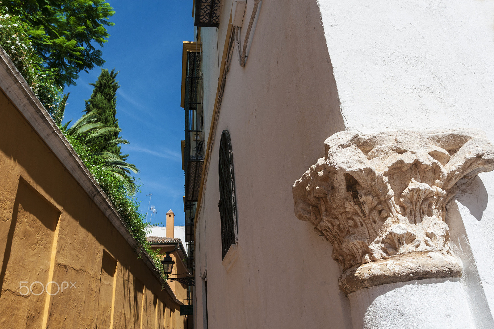 Canon EOS 30D + Canon EF 17-40mm F4L USM sample photo. Strategiengegenarchitektur #16 - summer in seville photography