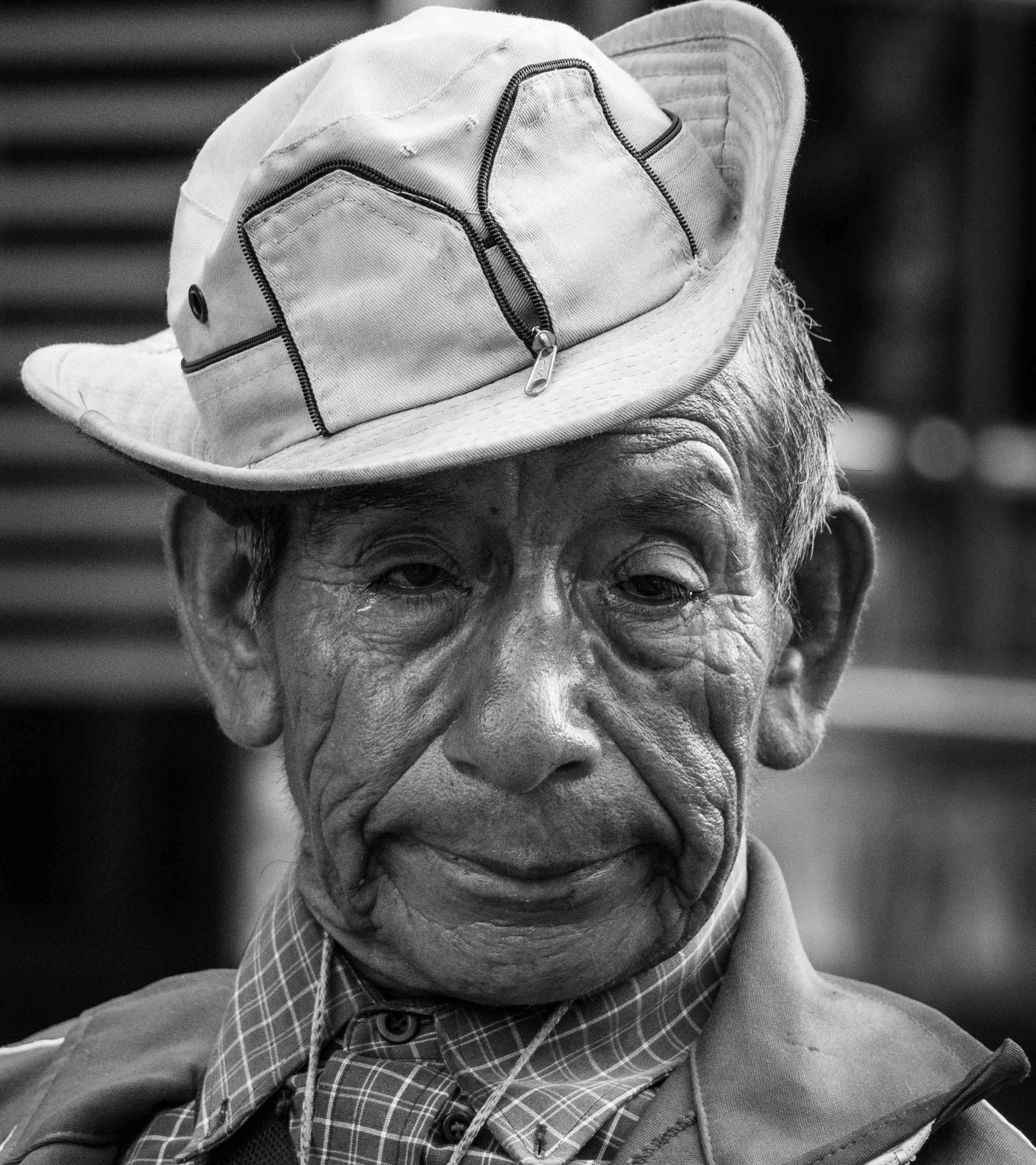 Olympus Zuiko Digital ED 40-150mm F4.0-5.6 sample photo. Peruvian portrait photography