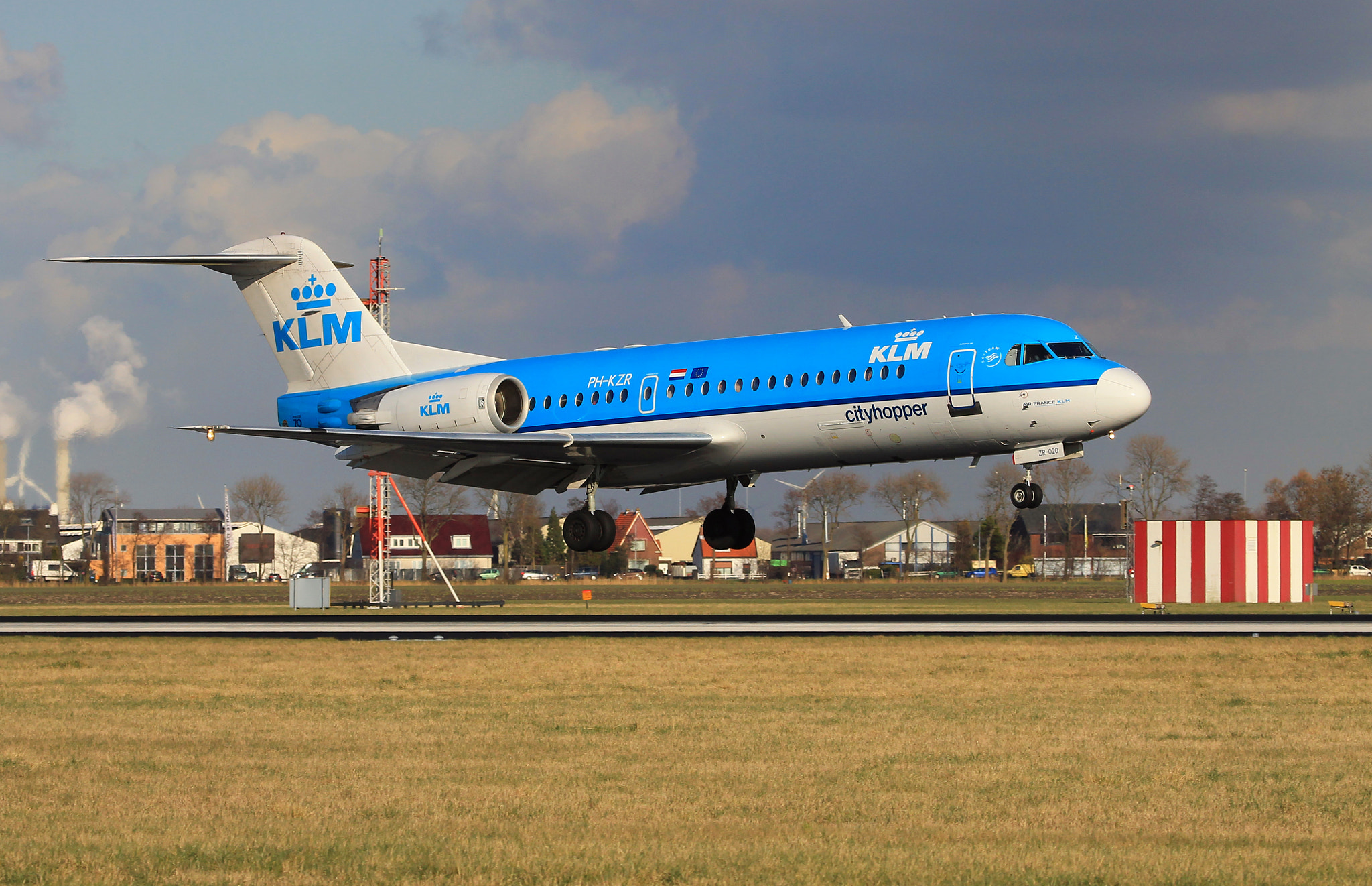 Canon EF 100-400mm F4.5-5.6L IS USM sample photo. Fokker 70 photography