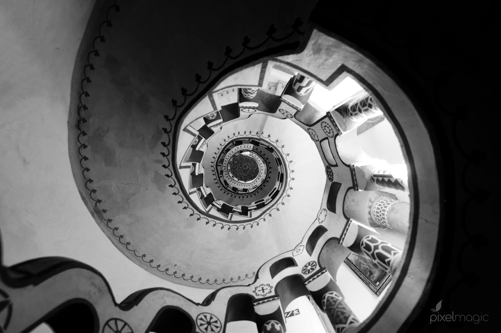 Nikon D90 + Sigma 10-20mm F3.5 EX DC HSM sample photo. Spiral photography
