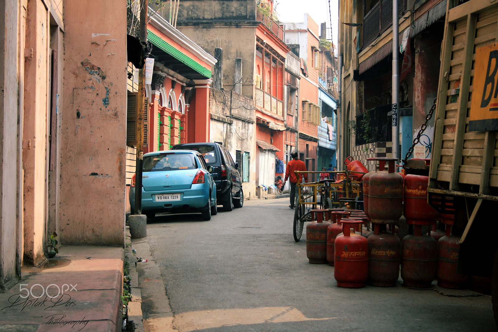 Canon EF-S 18-55mm F3.5-5.6 sample photo. Red corridor photography