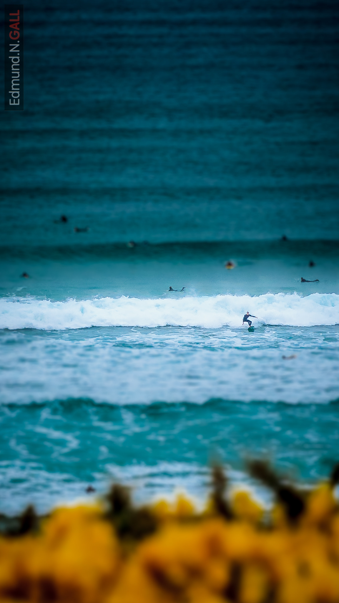 Canon EOS 500D (EOS Rebel T1i / EOS Kiss X3) + Canon EF 24-70mm F2.8L II USM sample photo. 20150504 25 watergate bay surfers 9x16 photography