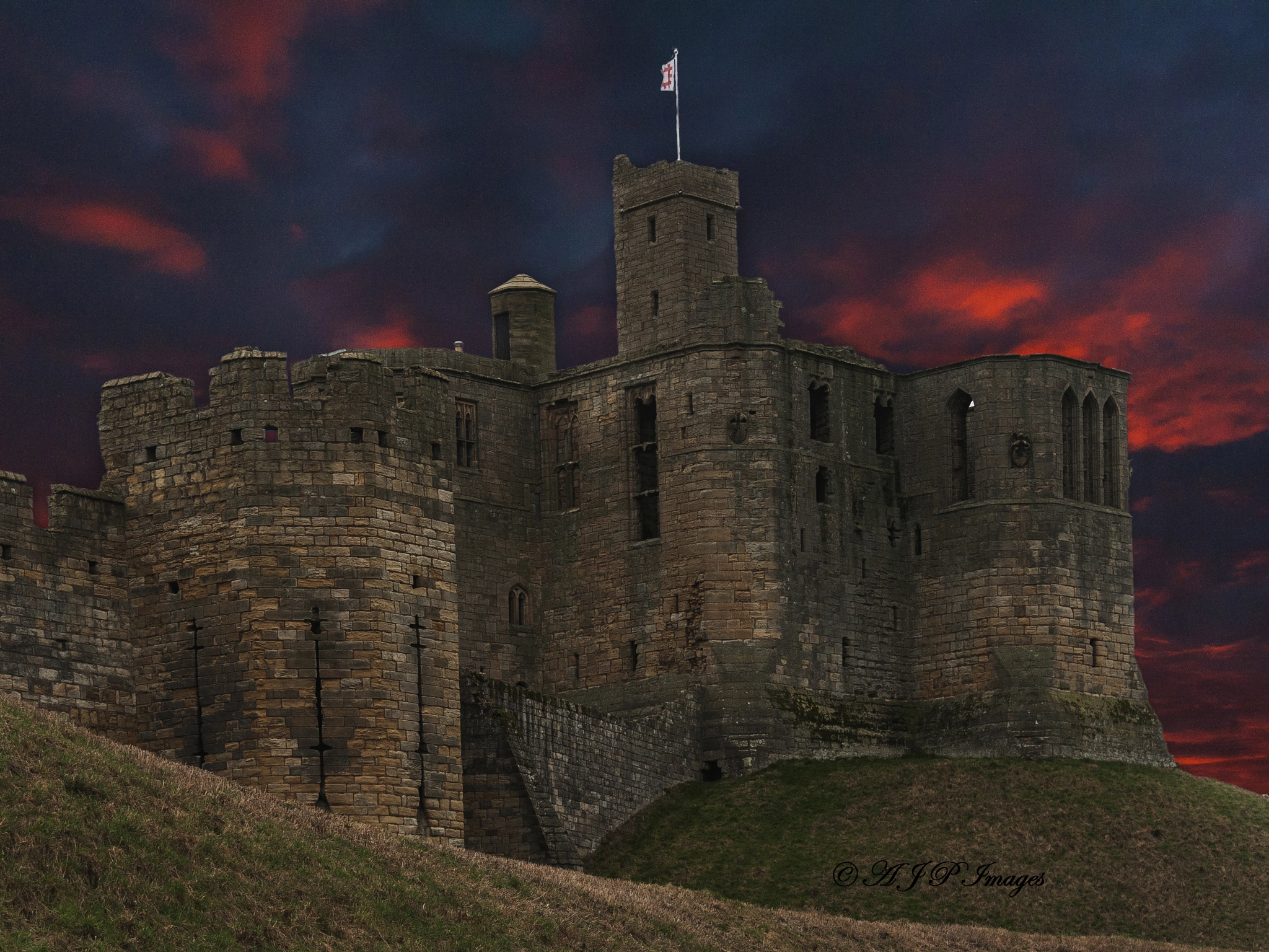 Canon EOS 400D (EOS Digital Rebel XTi / EOS Kiss Digital X) sample photo. Warkworth castle photography