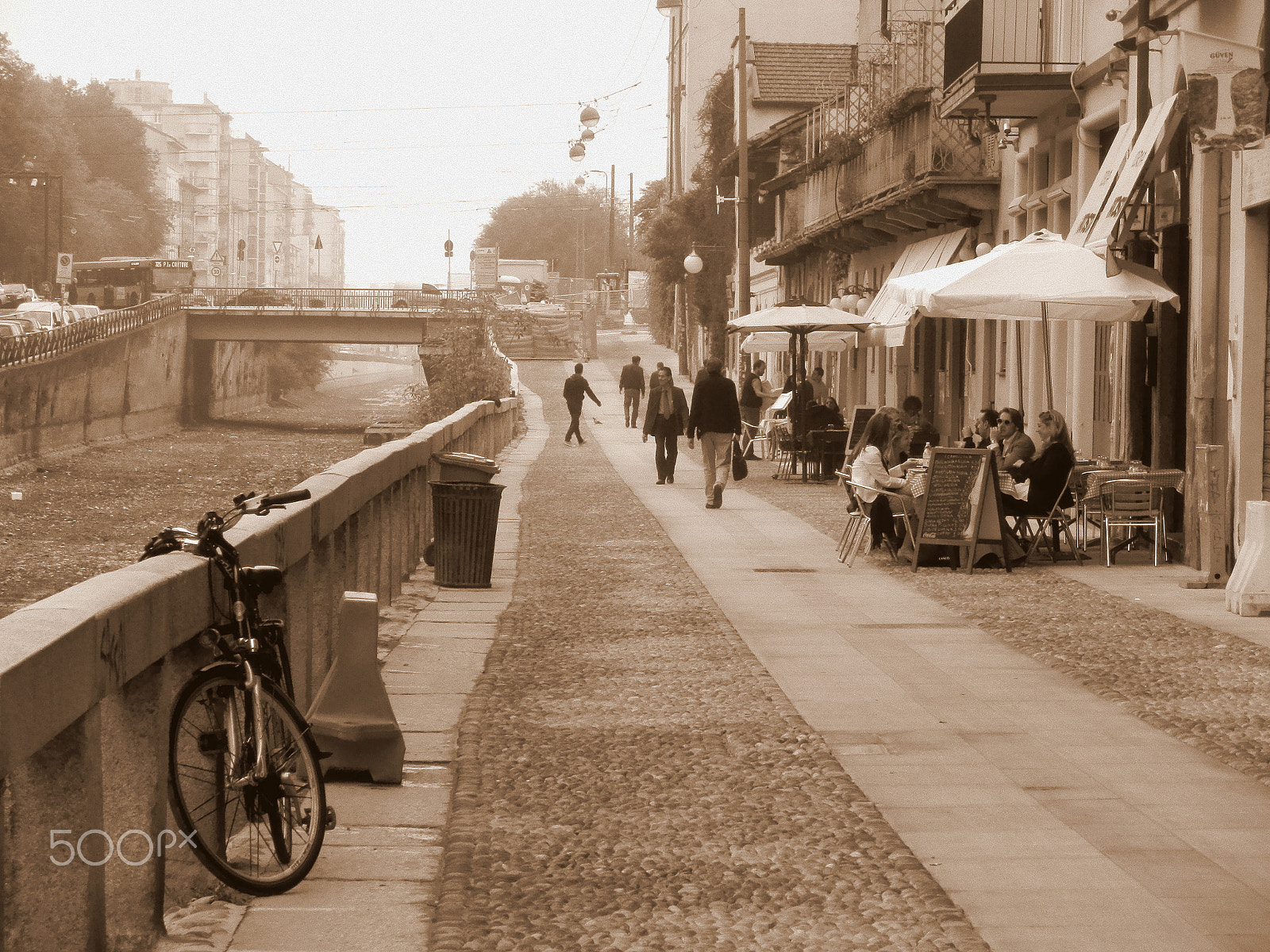 Olympus SZ-20 sample photo. Along the naviglio photography