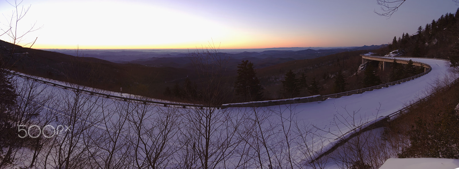 Minolta AF 17-35mm F3.5 G sample photo. Closed due to snow photography