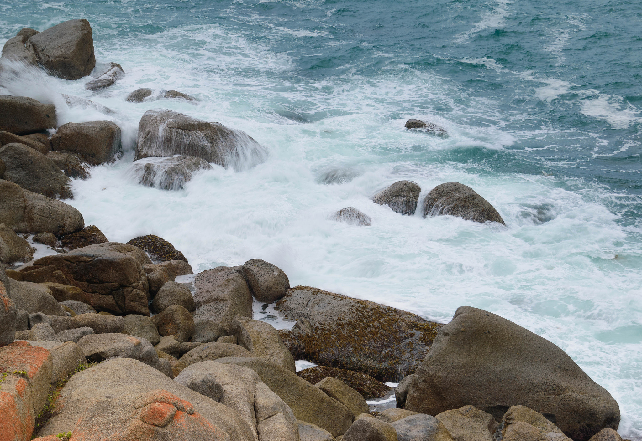 Sigma 18-250mm F3.5-6.3 DC Macro OS HSM sample photo. Granite and surf photography